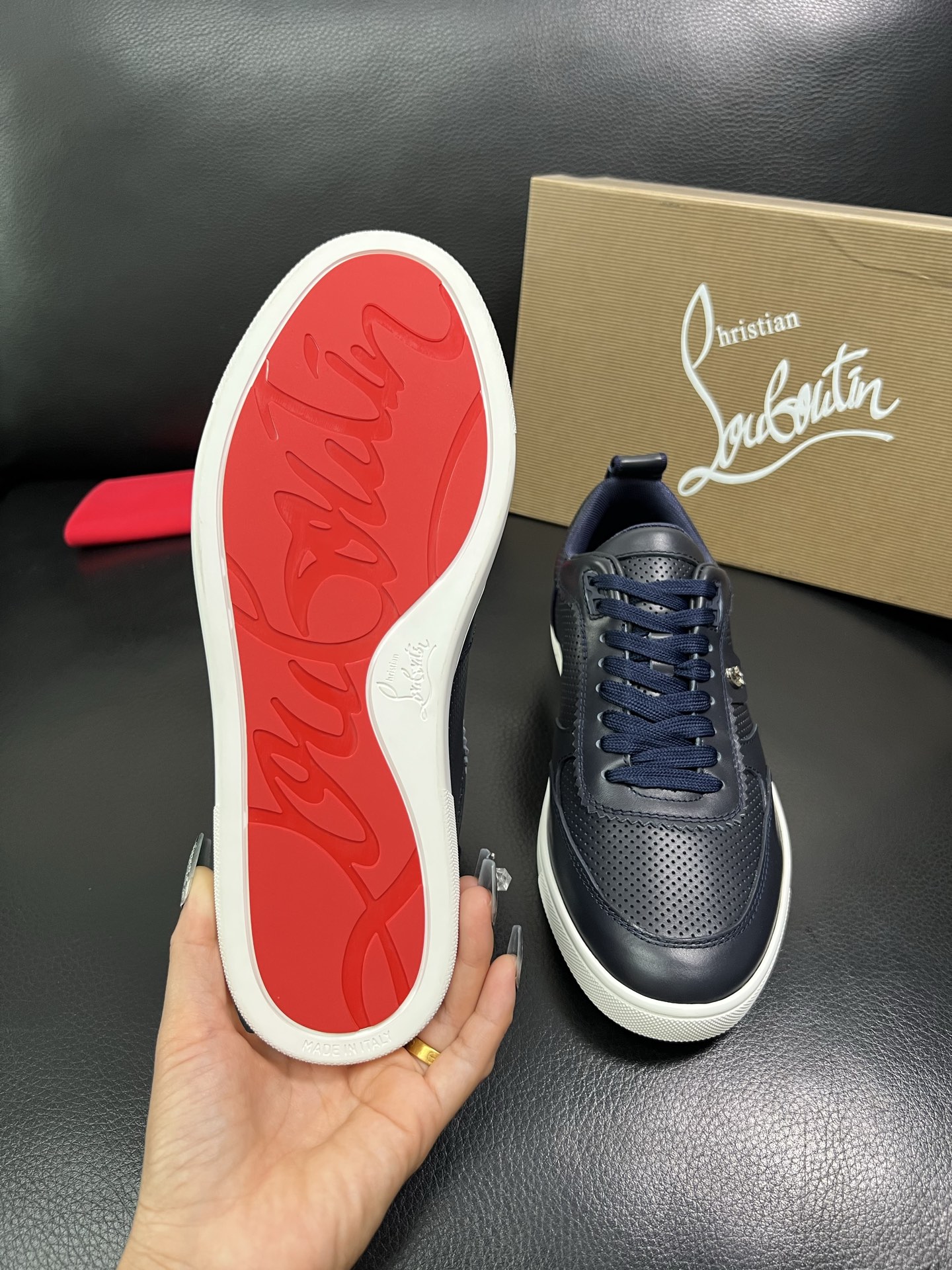 christian louboutin 顶级代购 CL红底 专柜同步，意大利进口飞织面料，进口水染牛皮内