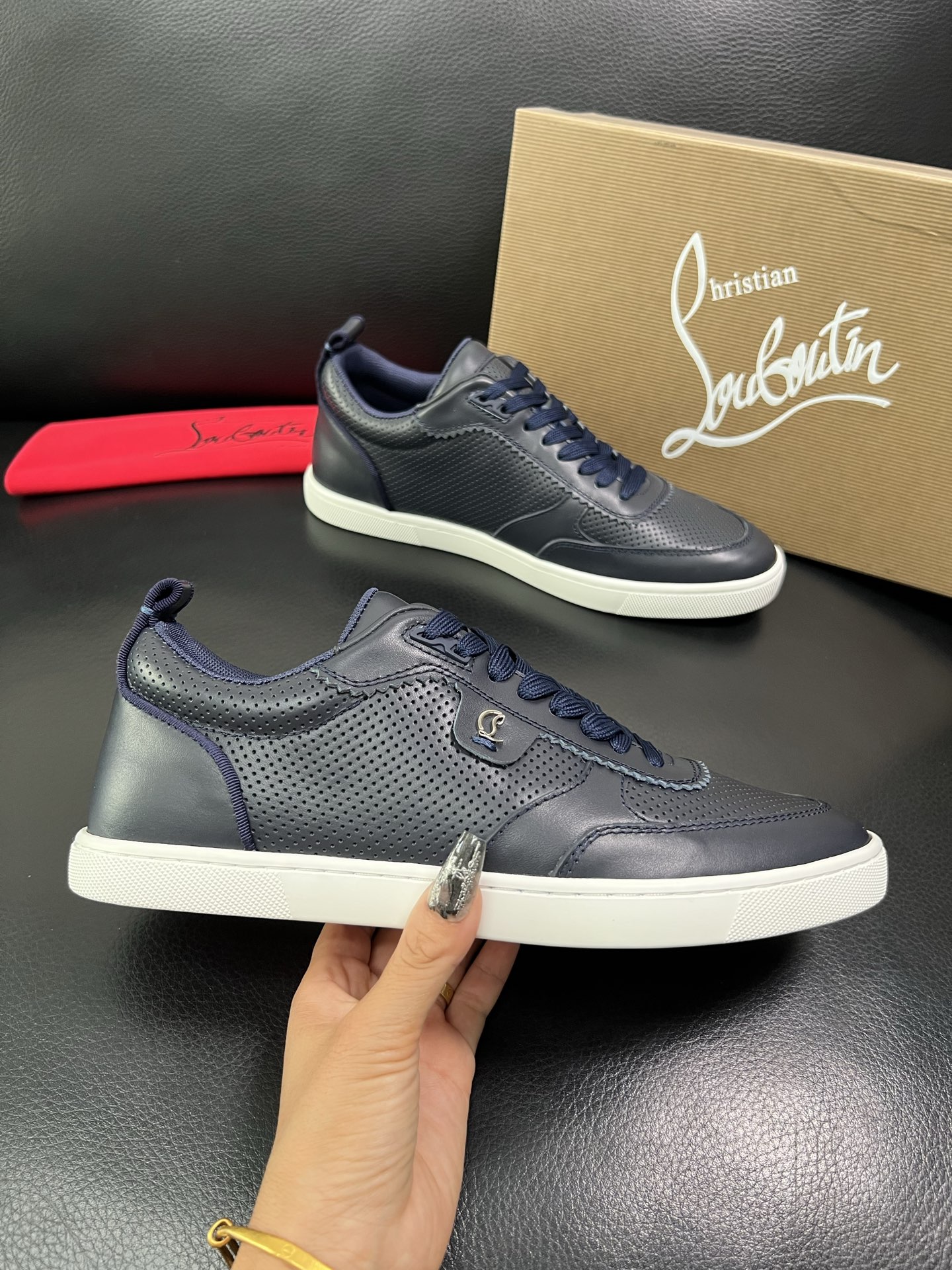 christian louboutin 顶级代购 CL红底 专柜同步，意大利进口飞织面料，进口水染牛皮内
