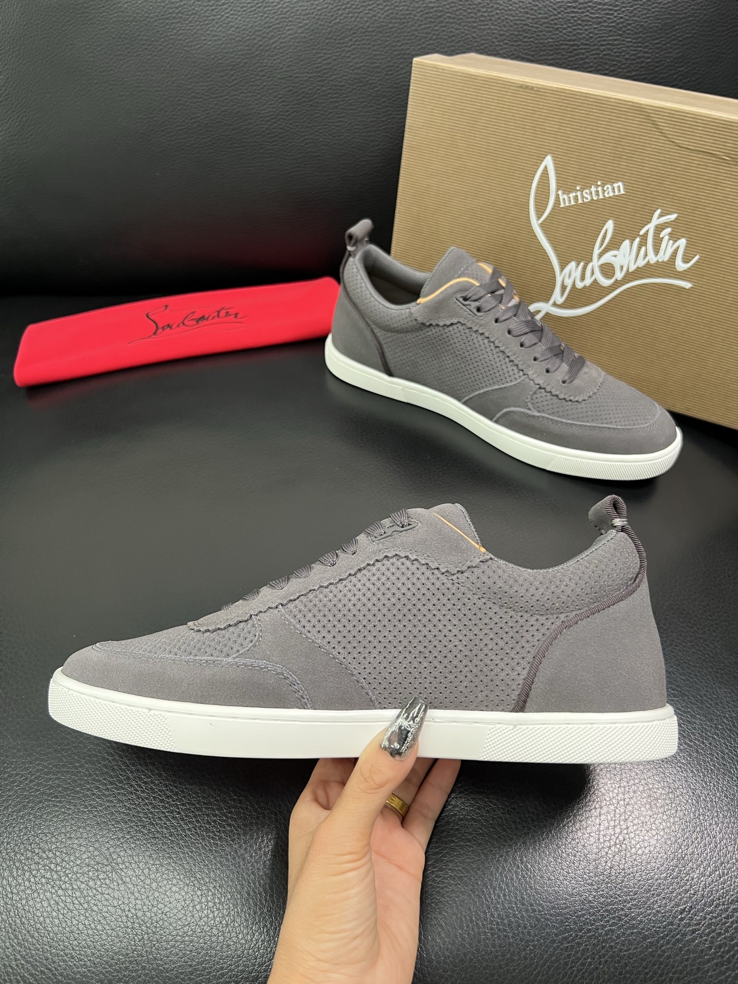 christian louboutin 顶级代购 CL红底 专柜同步，意大利进口飞织面料，进口水染牛皮内