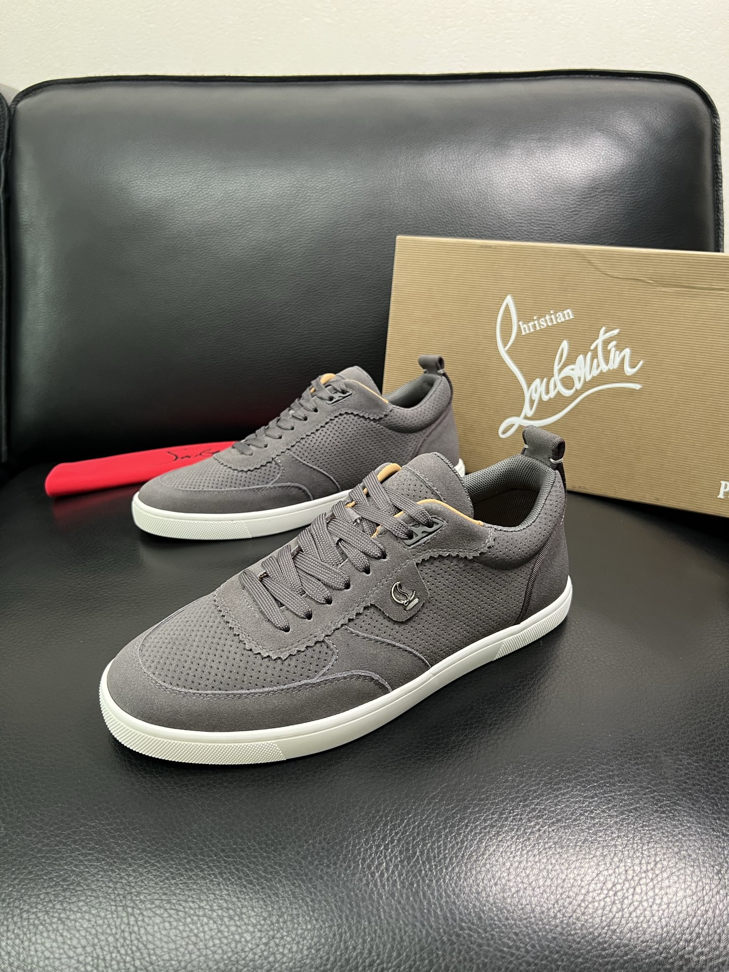 christian louboutin 顶级代购 CL红底 专柜同步，意大利进口飞织面料，进口水染牛皮内