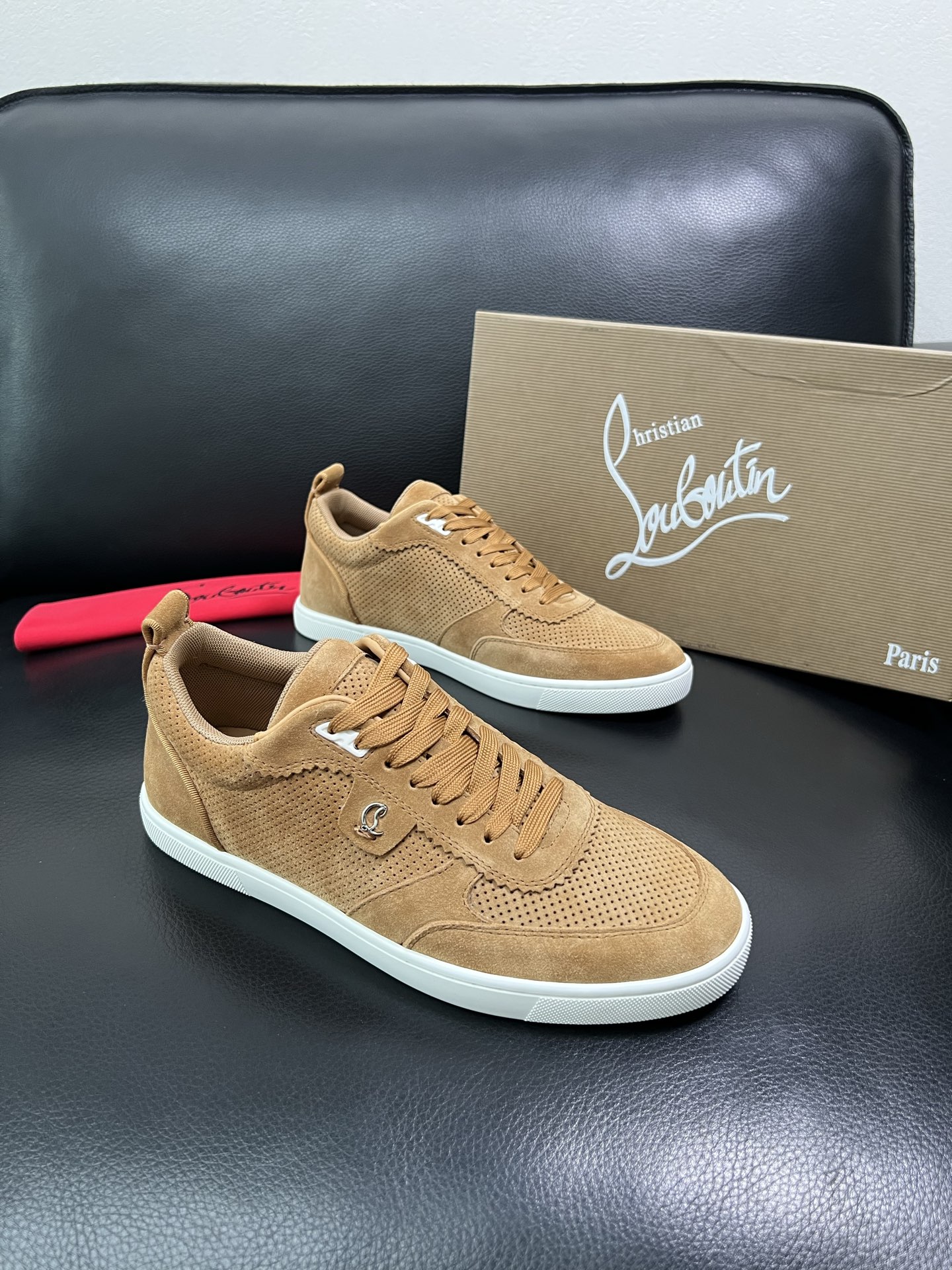 christian louboutin 顶级代购 CL红底 专柜同步，意大利进口飞织面料，进口水染牛皮内