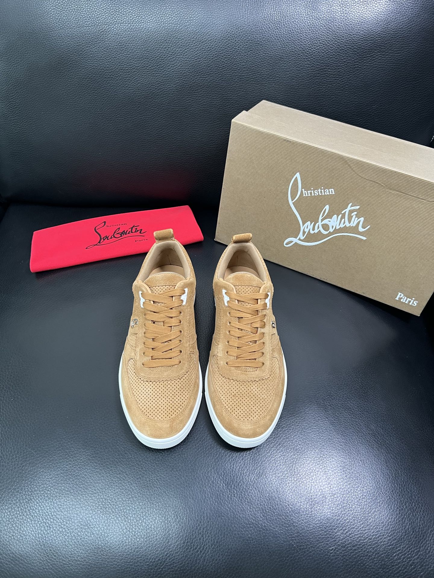 christian louboutin 顶级代购 CL红底 专柜同步，意大利进口飞织面料，进口水染牛皮内