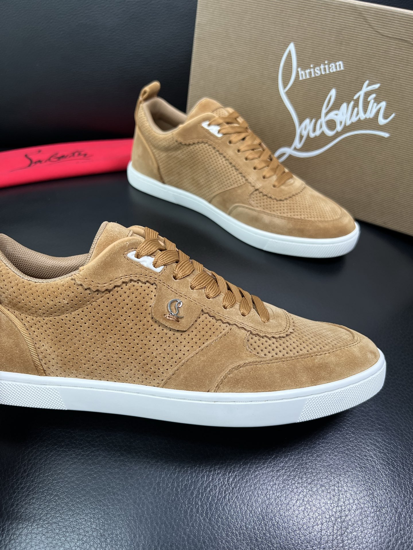 christian louboutin 顶级代购 CL红底 专柜同步，意大利进口飞织面料，进口水染牛皮内