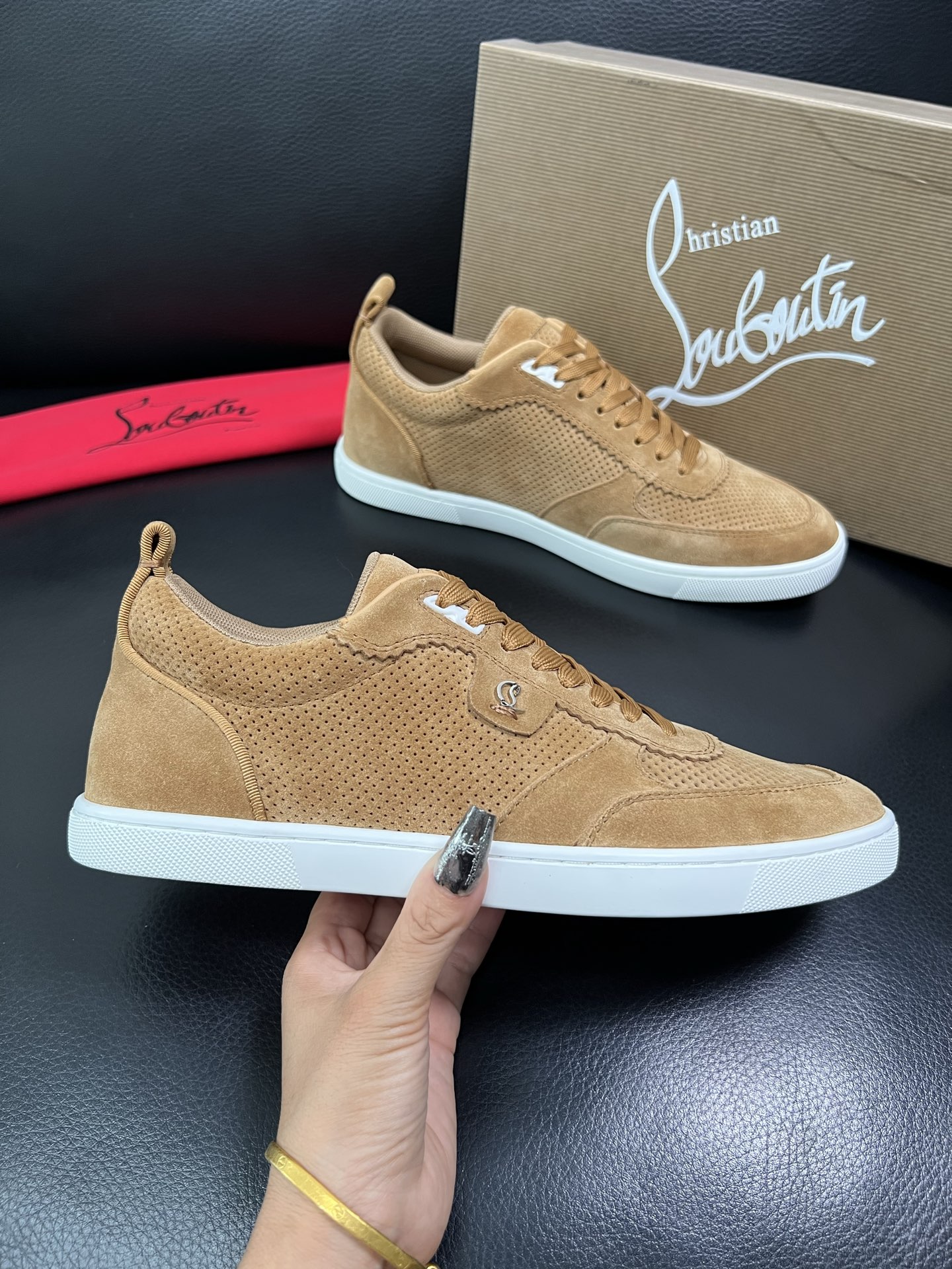 christian louboutin 顶级代购 CL红底 专柜同步，意大利进口飞织面料，进口水染牛皮内