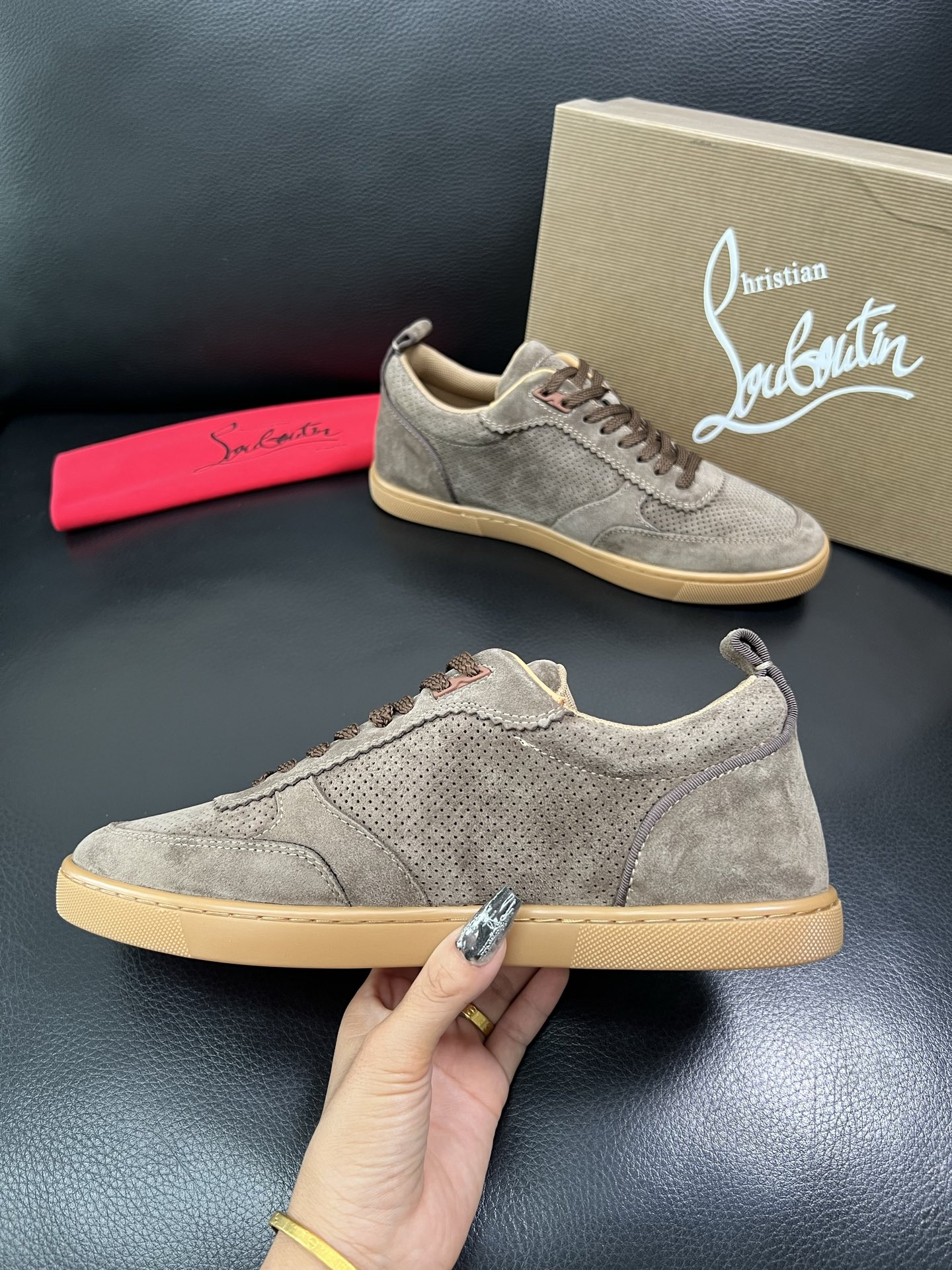 christian louboutin 顶级代购 CL红底 专柜同步，意大利进口飞织面料，进口水染牛皮内