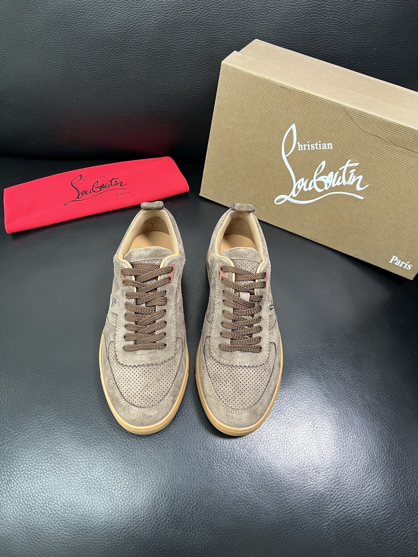 christian louboutin 顶级代购 CL红底 专柜同步，意大利进口飞织面料，进口水染牛皮内