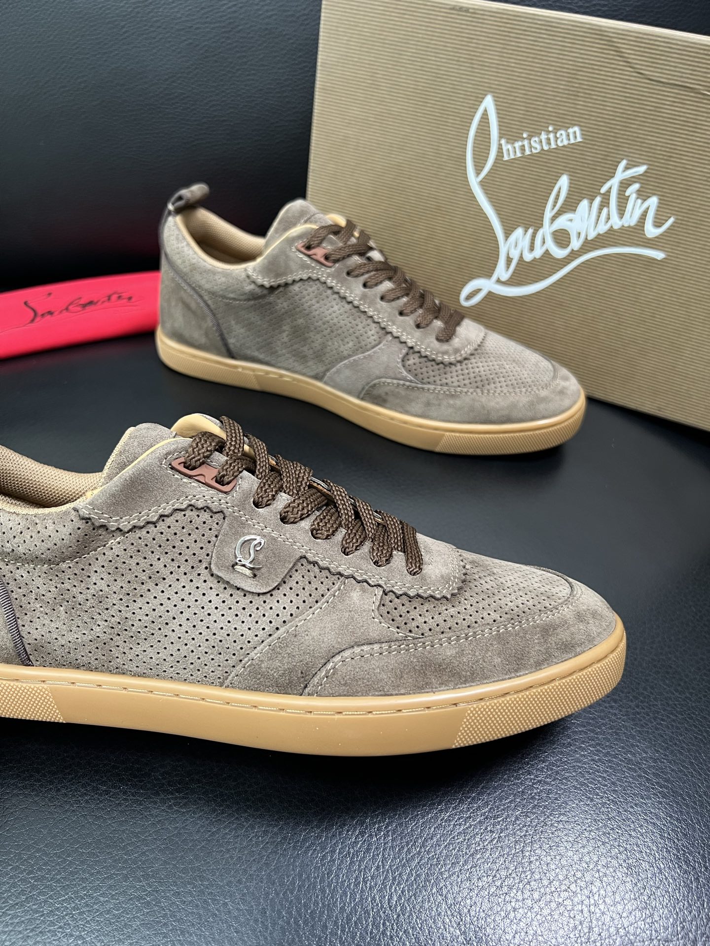 christian louboutin 顶级代购 CL红底 专柜同步，意大利进口飞织面料，进口水染牛皮内