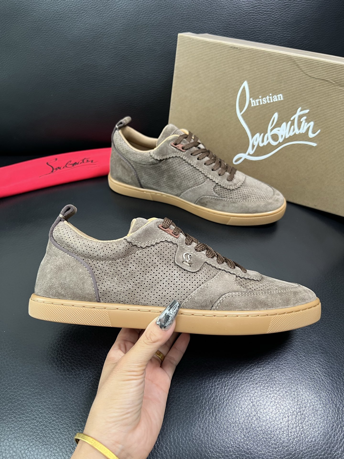 christian louboutin 顶级代购 CL红底 专柜同步，意大利进口飞织面料，进口水染牛皮内