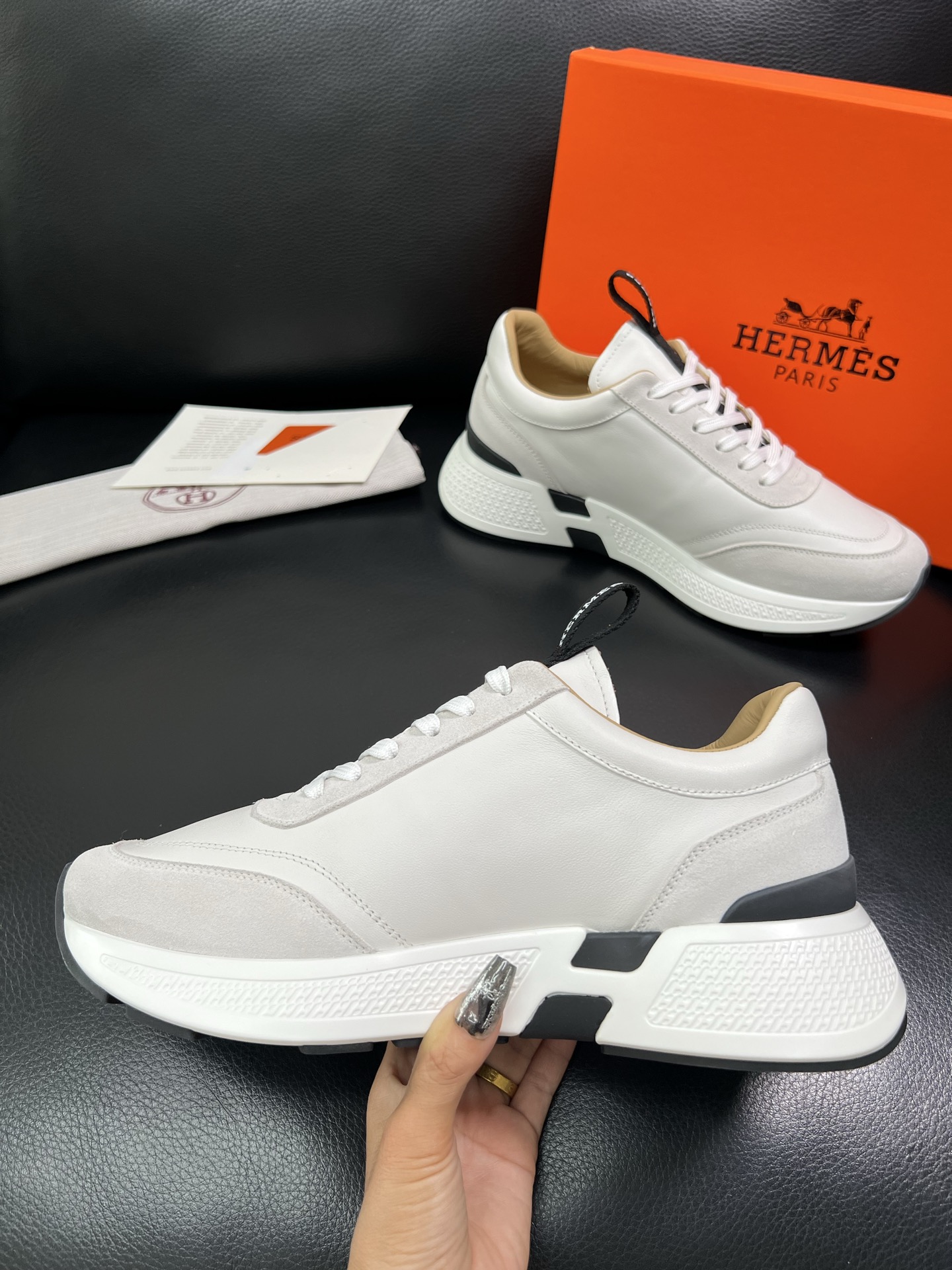 Hermes 顶级代购 爱马仕 专柜同步 原厂配置，意大利进口原版牛皮面料，高品质拼接工艺，全进口水染牛