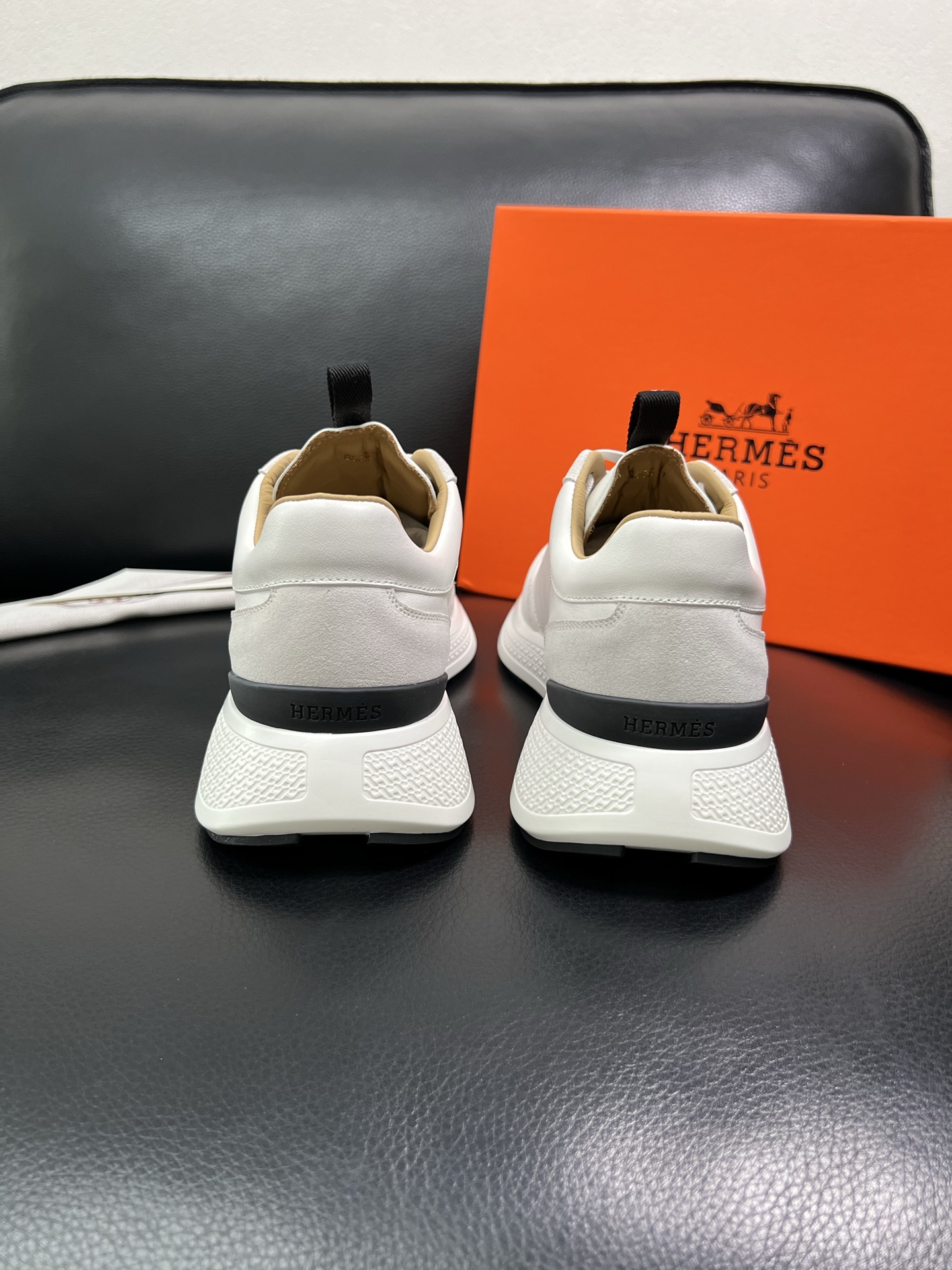 Hermes 顶级代购 爱马仕 专柜同步 原厂配置，意大利进口原版牛皮面料，高品质拼接工艺，全进口水染牛