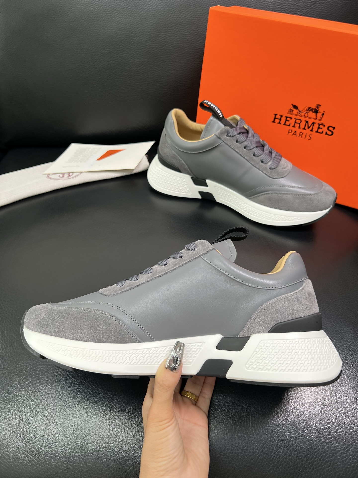Hermes 顶级代购 爱马仕 专柜同步 原厂配置，意大利进口原版牛皮面料，高品质拼接工艺，全进口水染牛