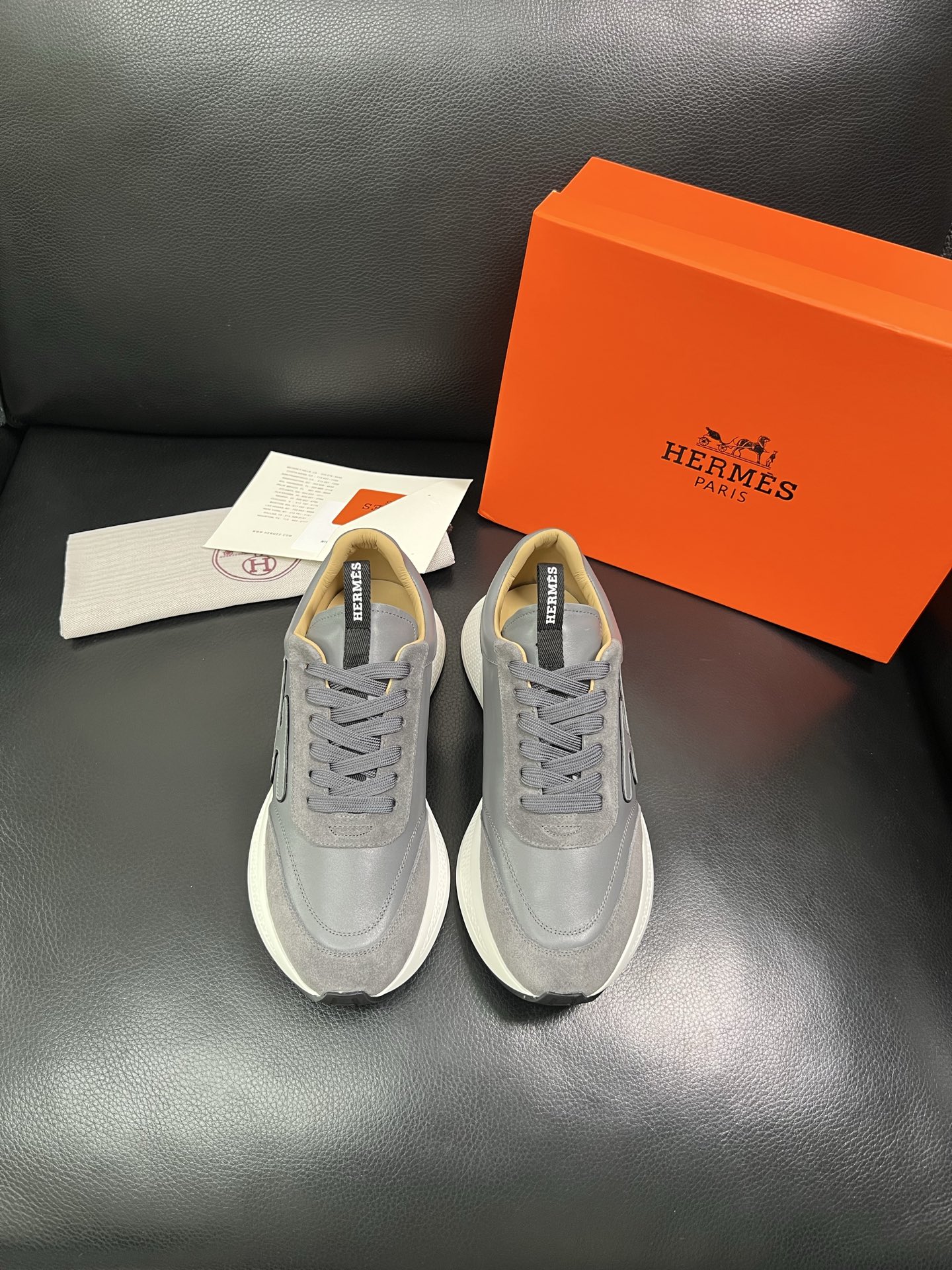 Hermes 顶级代购 爱马仕 专柜同步 原厂配置，意大利进口原版牛皮面料，高品质拼接工艺，全进口水染牛