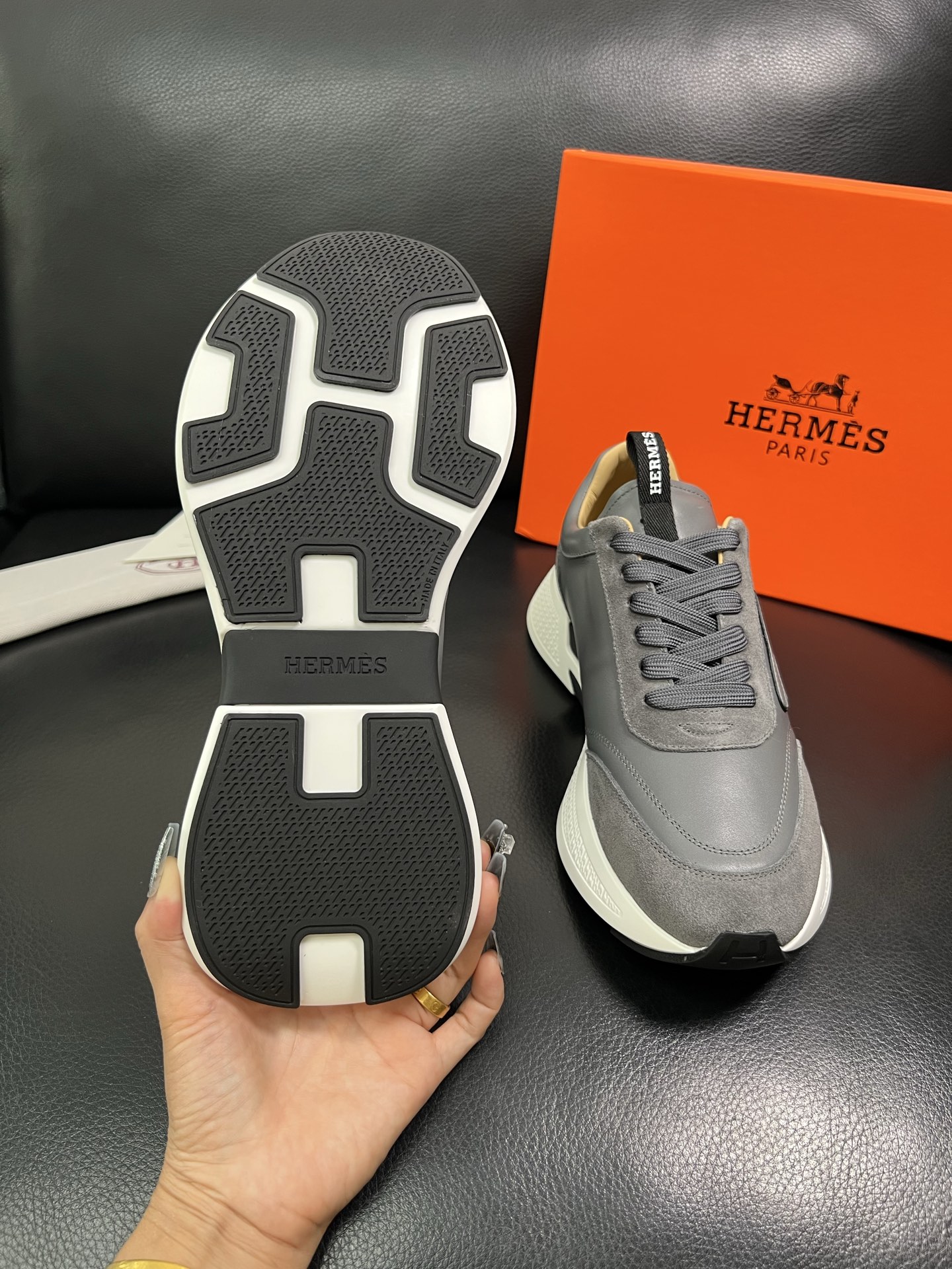 Hermes 顶级代购 爱马仕 专柜同步 原厂配置，意大利进口原版牛皮面料，高品质拼接工艺，全进口水染牛