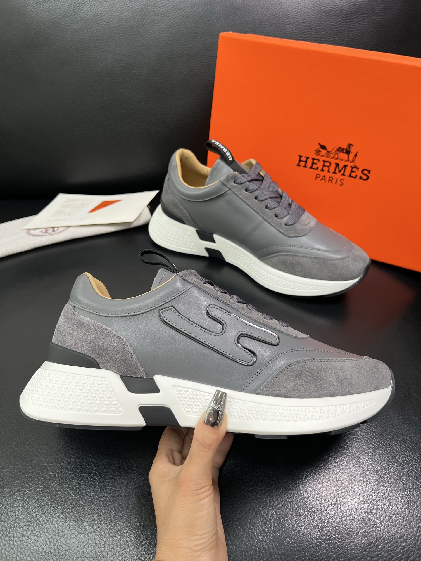 Hermes 顶级代购 爱马仕 专柜同步 原厂配置，意大利进口原版牛皮面料，高品质拼接工艺，全进口水染牛