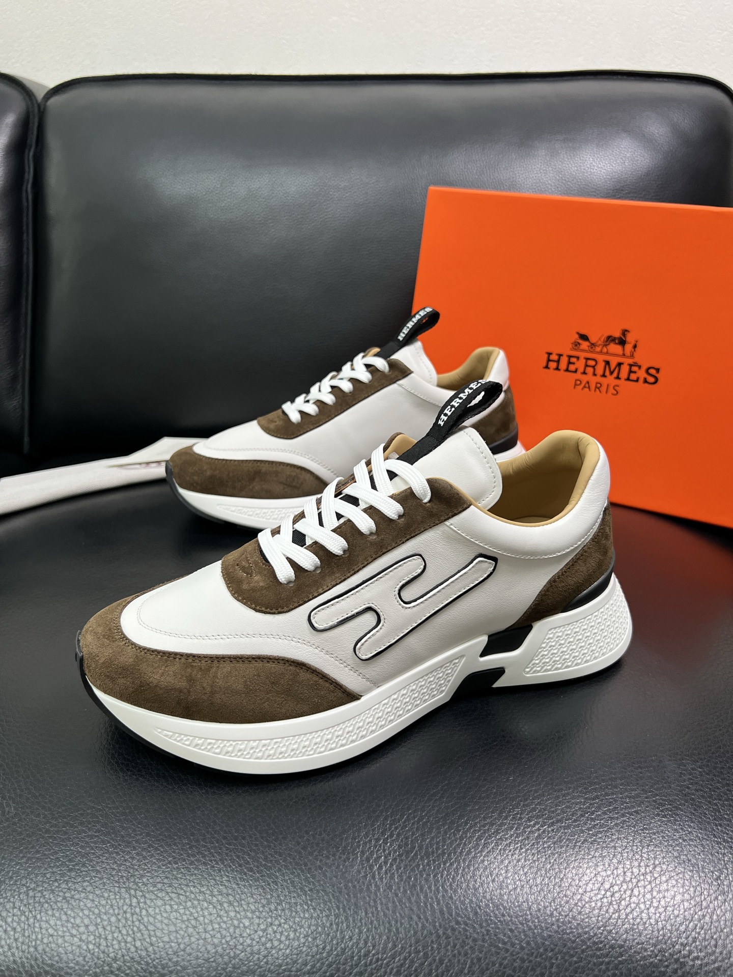 Hermes 顶级代购 爱马仕 专柜同步 原厂配置，意大利进口原版牛皮面料，高品质拼接工艺，全进口水染牛