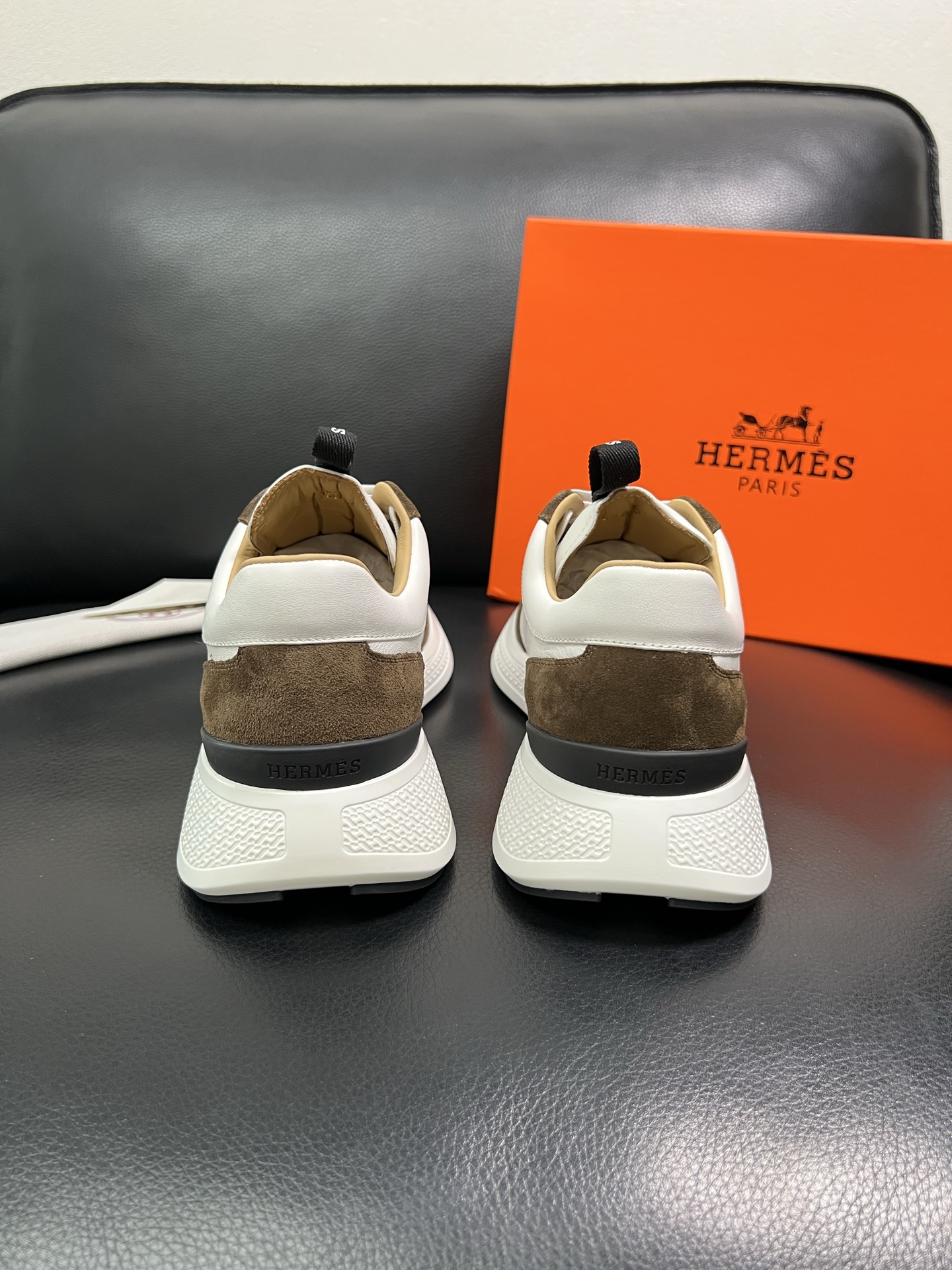 Hermes 顶级代购 爱马仕 专柜同步 原厂配置，意大利进口原版牛皮面料，高品质拼接工艺，全进口水染牛