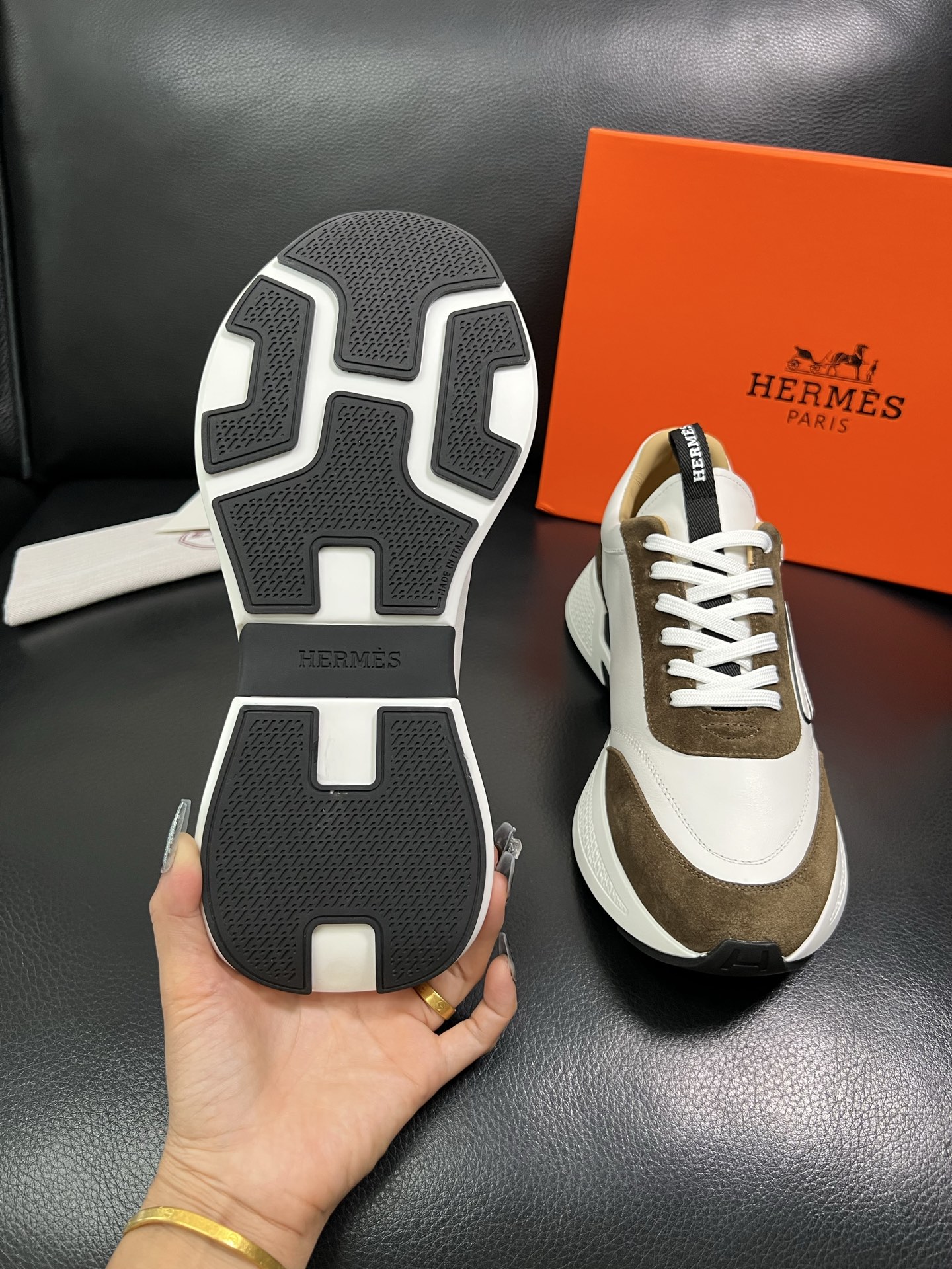 Hermes 顶级代购 爱马仕 专柜同步 原厂配置，意大利进口原版牛皮面料，高品质拼接工艺，全进口水染牛