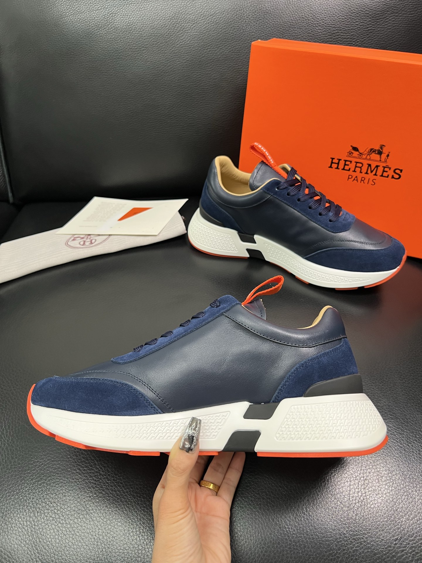 Hermes 顶级代购 爱马仕 专柜同步 原厂配置，意大利进口原版牛皮面料，高品质拼接工艺，全进口水染牛