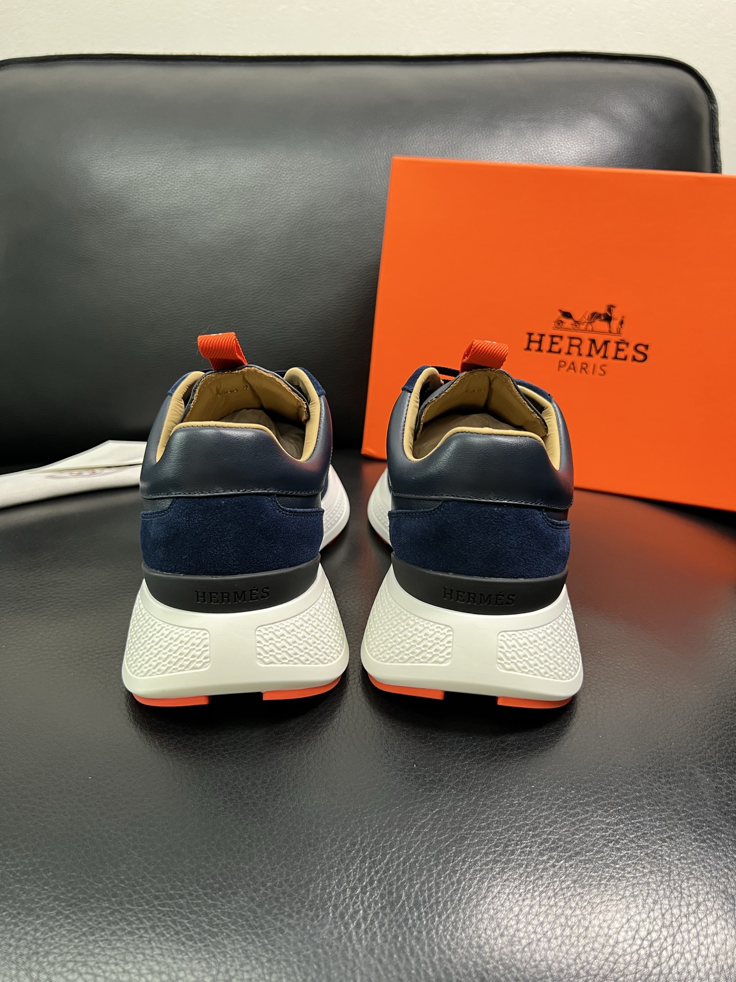 Hermes 顶级代购 爱马仕 专柜同步 原厂配置，意大利进口原版牛皮面料，高品质拼接工艺，全进口水染牛