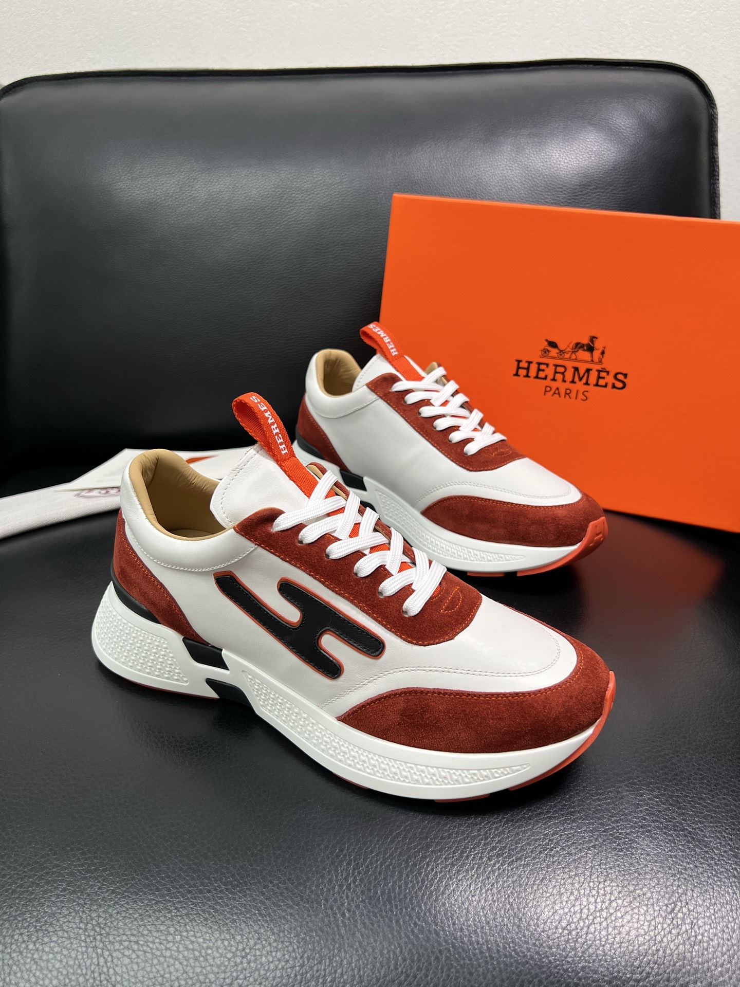 Hermes 顶级代购 爱马仕 专柜同步 原厂配置，意大利进口原版牛皮面料，高品质拼接工艺，全进口水染牛
