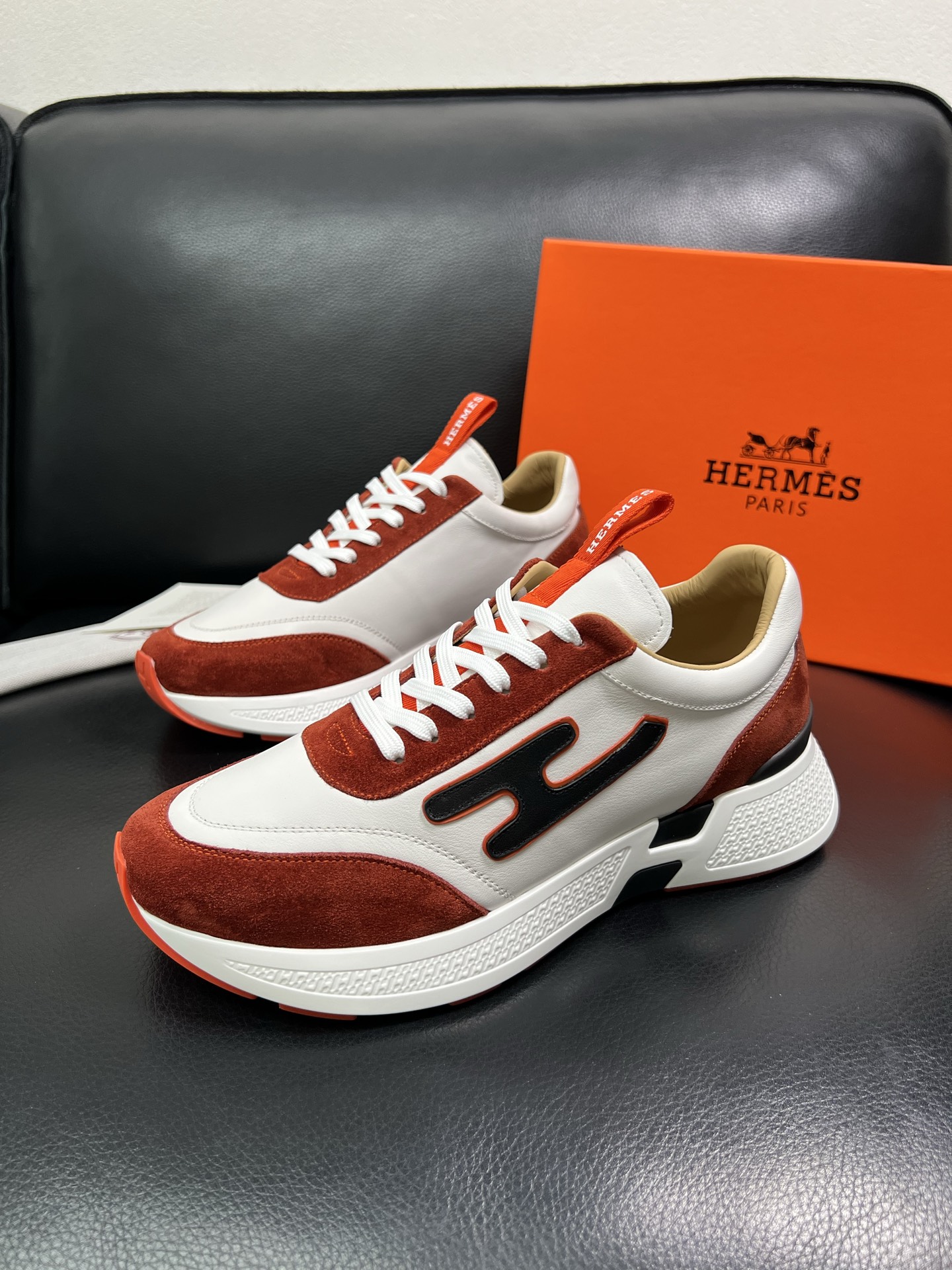 Hermes 顶级代购 爱马仕 专柜同步 原厂配置，意大利进口原版牛皮面料，高品质拼接工艺，全进口水染牛