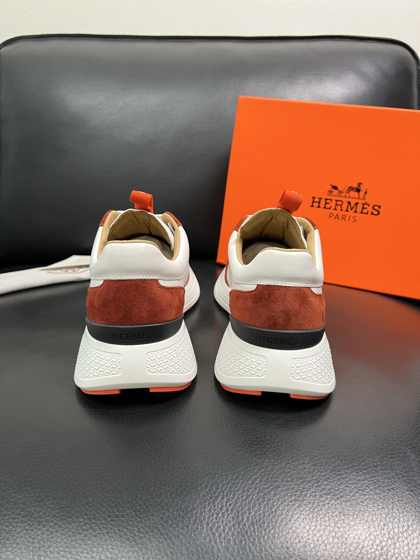 Hermes 顶级代购 爱马仕 专柜同步 原厂配置，意大利进口原版牛皮面料，高品质拼接工艺，全进口水染牛