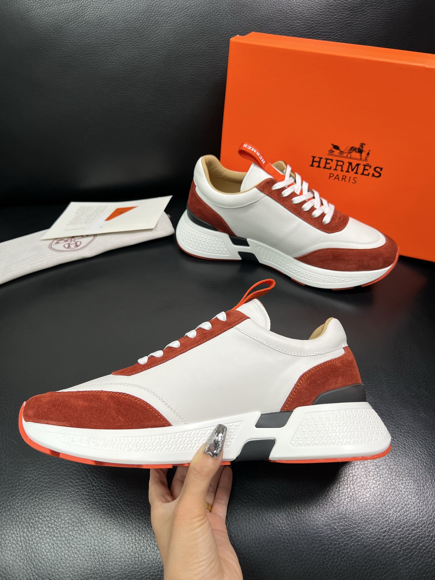 Hermes 顶级代购 爱马仕 专柜同步 原厂配置，意大利进口原版牛皮面料，高品质拼接工艺，全进口水染牛