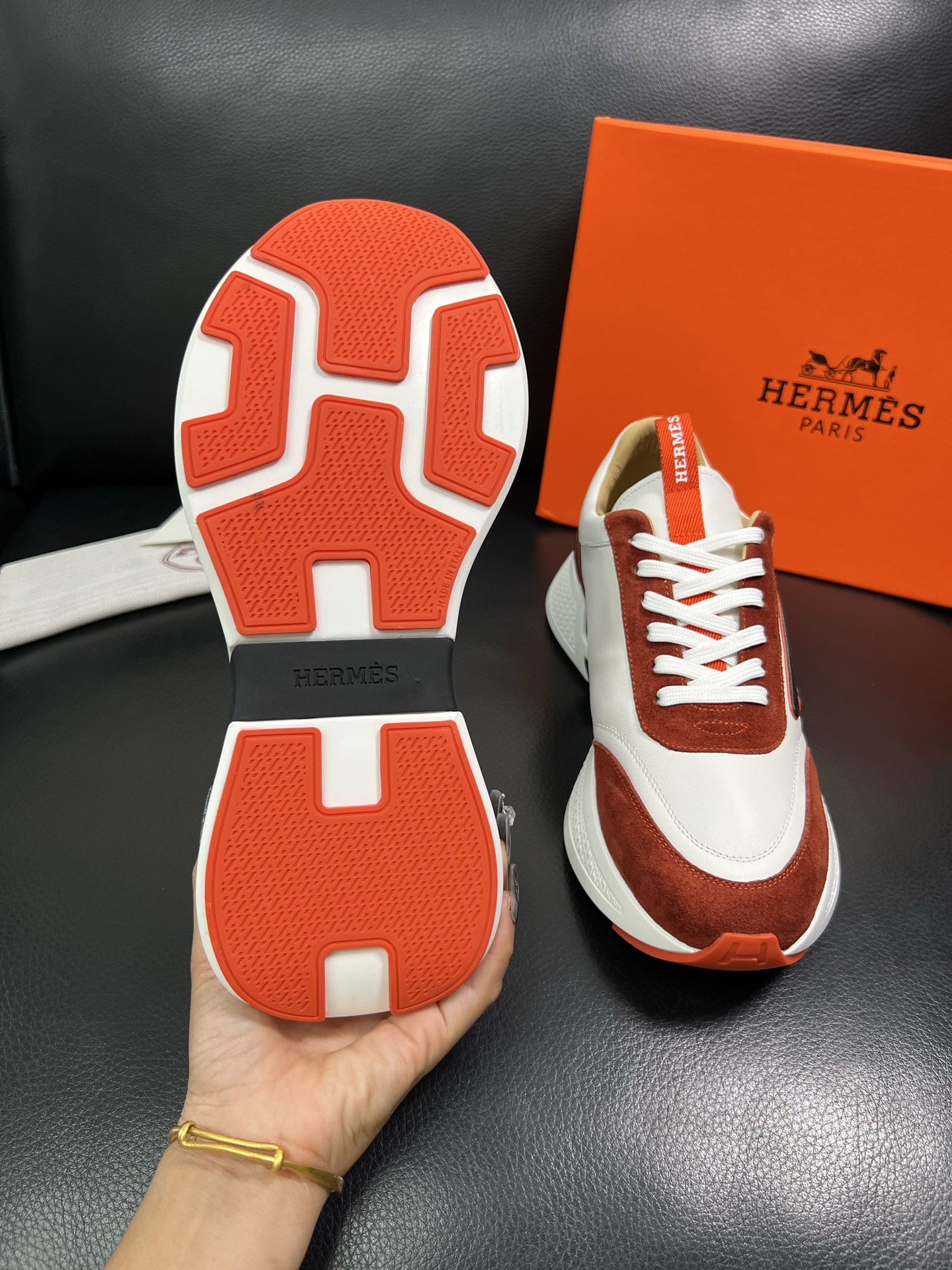 Hermes 顶级代购 爱马仕 专柜同步 原厂配置，意大利进口原版牛皮面料，高品质拼接工艺，全进口水染牛