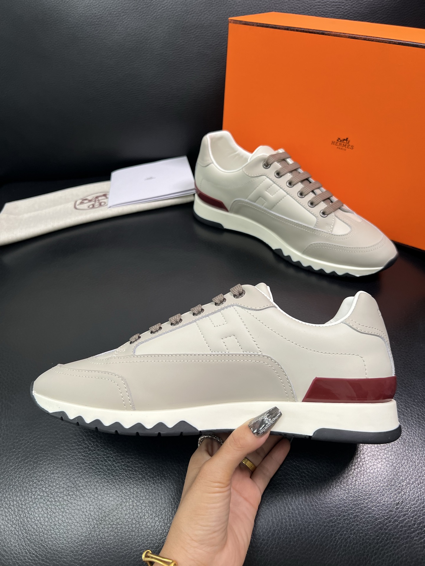 Hermes 顶级工艺品 爱马仕 专柜同步 原厂配置，意大利进口原版牛皮面料，高品质拼接工艺，全进口水染