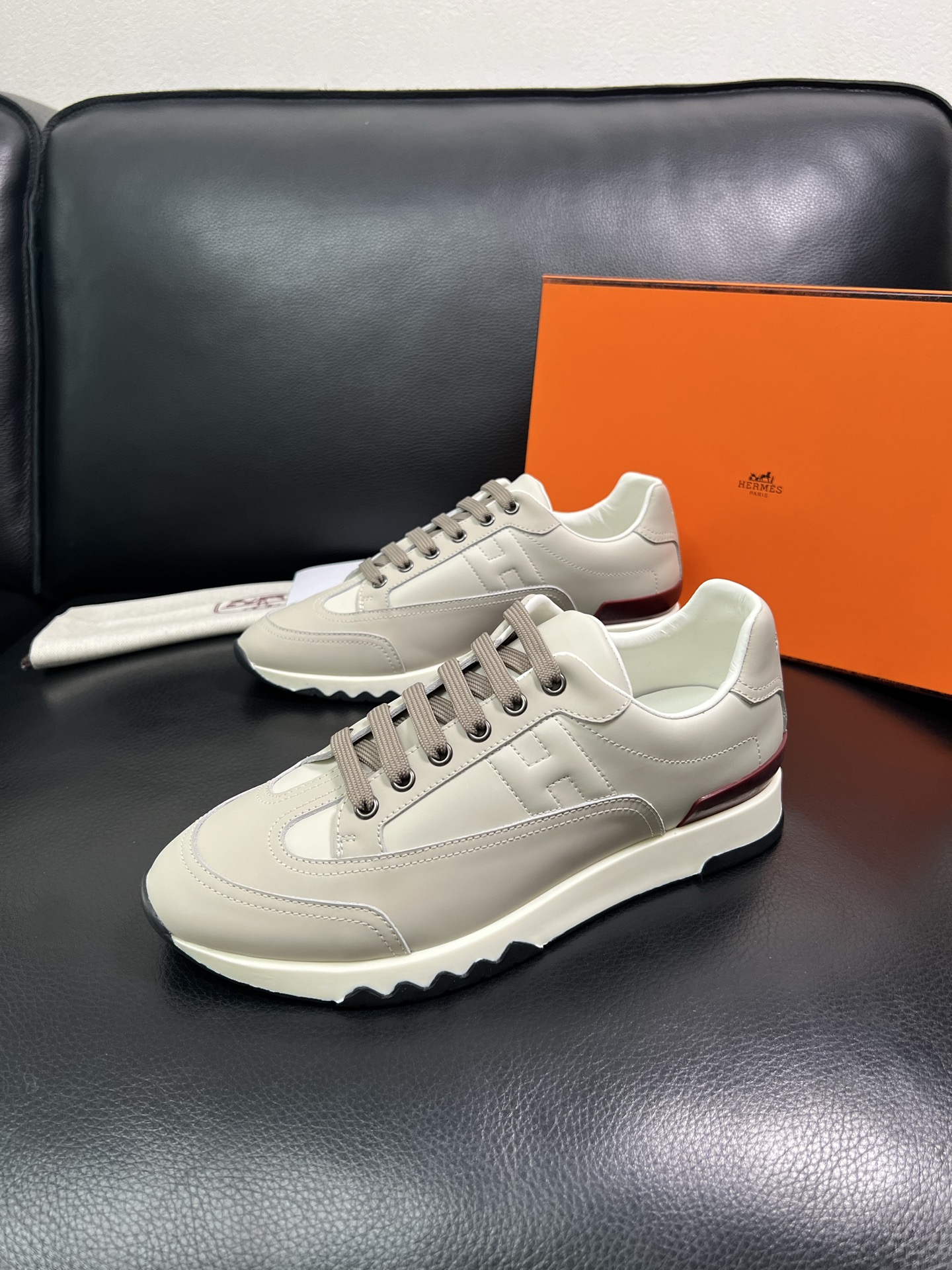 Hermes 顶级工艺品 爱马仕 专柜同步 原厂配置，意大利进口原版牛皮面料，高品质拼接工艺，全进口水染