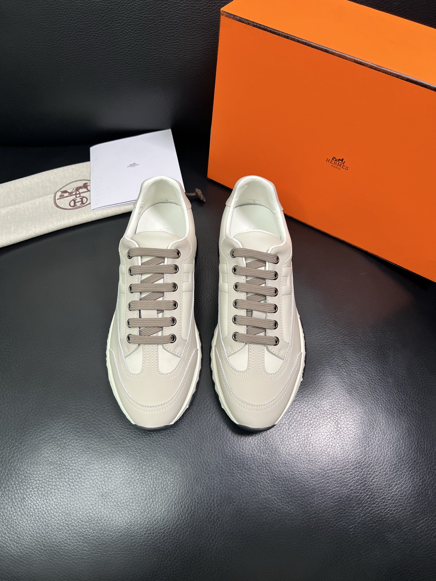 Hermes 顶级工艺品 爱马仕 专柜同步 原厂配置，意大利进口原版牛皮面料，高品质拼接工艺，全进口水染