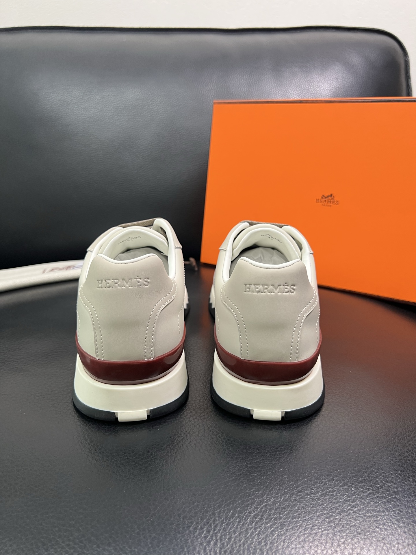 Hermes 顶级工艺品 爱马仕 专柜同步 原厂配置，意大利进口原版牛皮面料，高品质拼接工艺，全进口水染