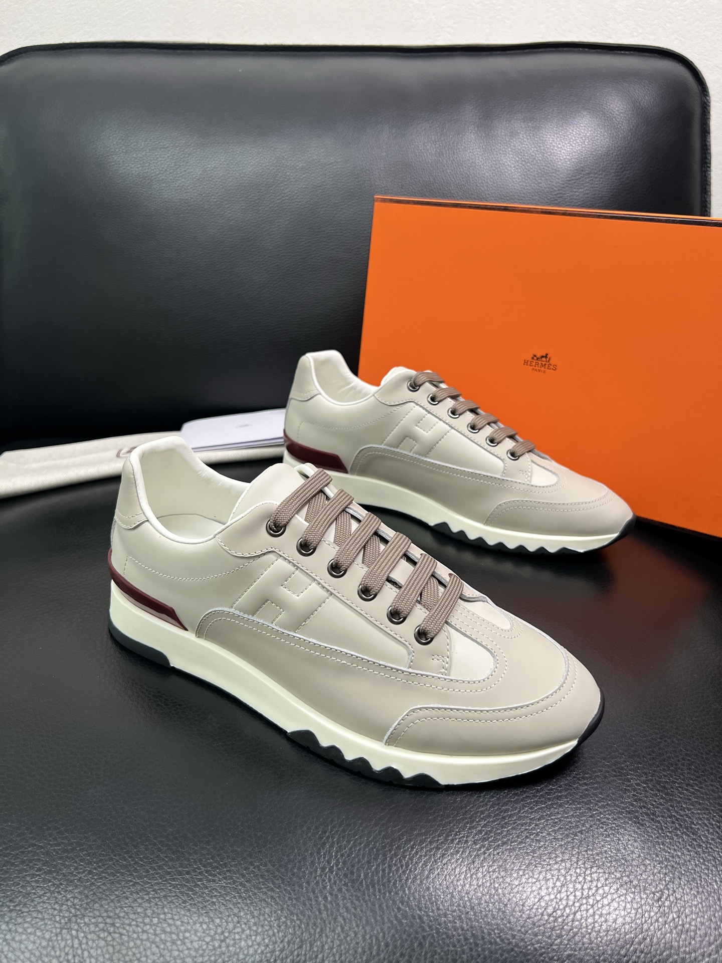 Hermes 顶级工艺品 爱马仕 专柜同步 原厂配置，意大利进口原版牛皮面料，高品质拼接工艺，全进口水染