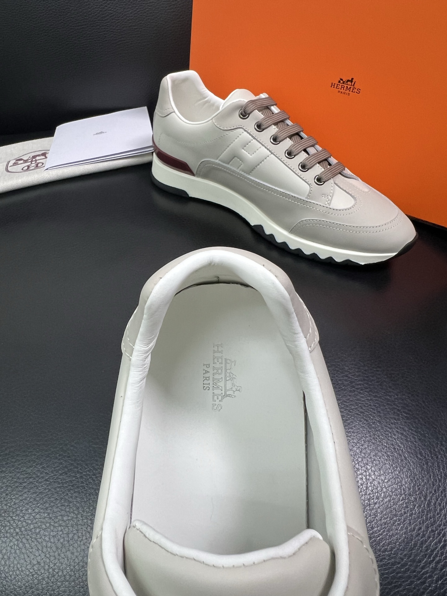 Hermes 顶级工艺品 爱马仕 专柜同步 原厂配置，意大利进口原版牛皮面料，高品质拼接工艺，全进口水染