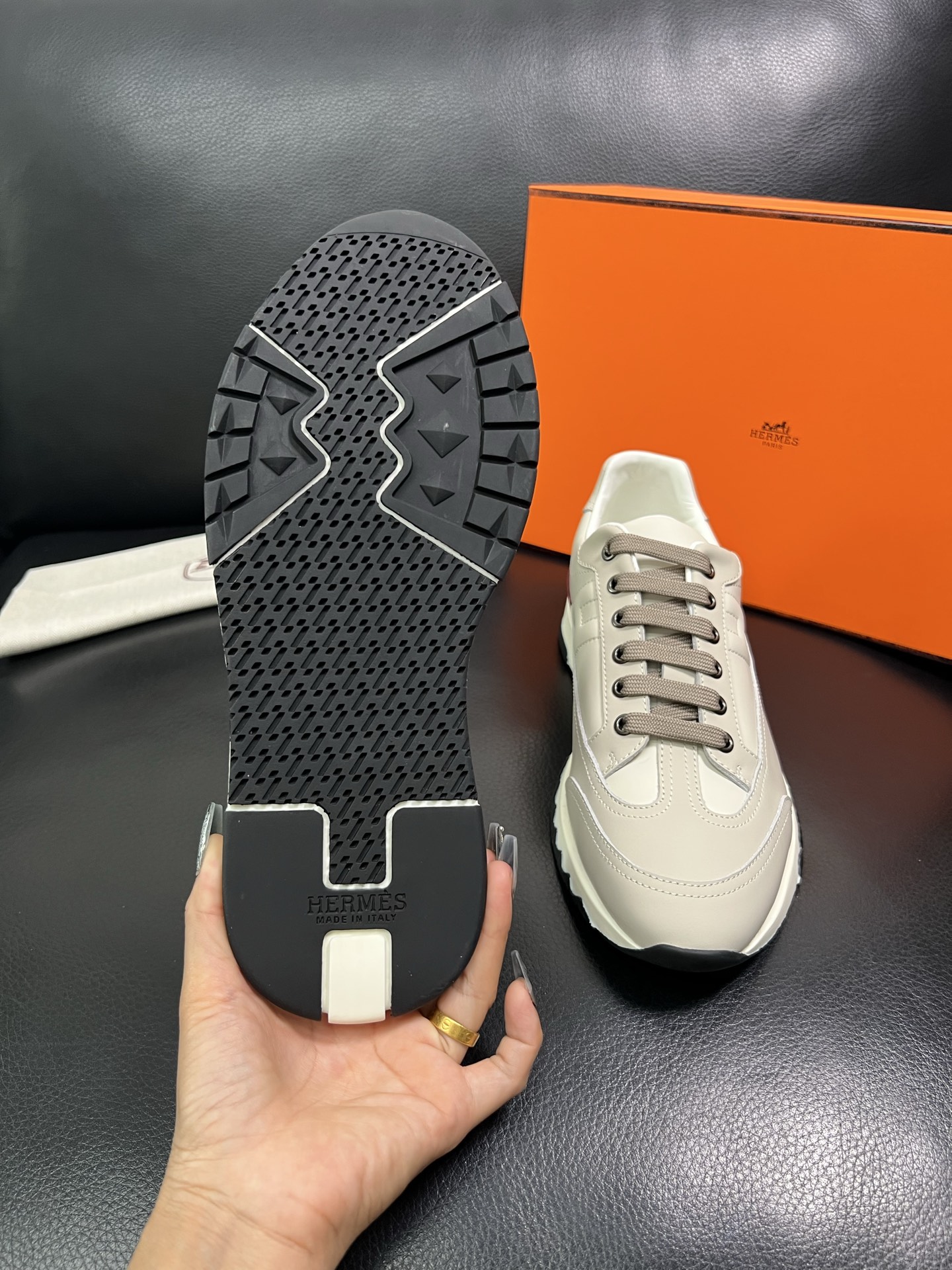 Hermes 顶级工艺品 爱马仕 专柜同步 原厂配置，意大利进口原版牛皮面料，高品质拼接工艺，全进口水染