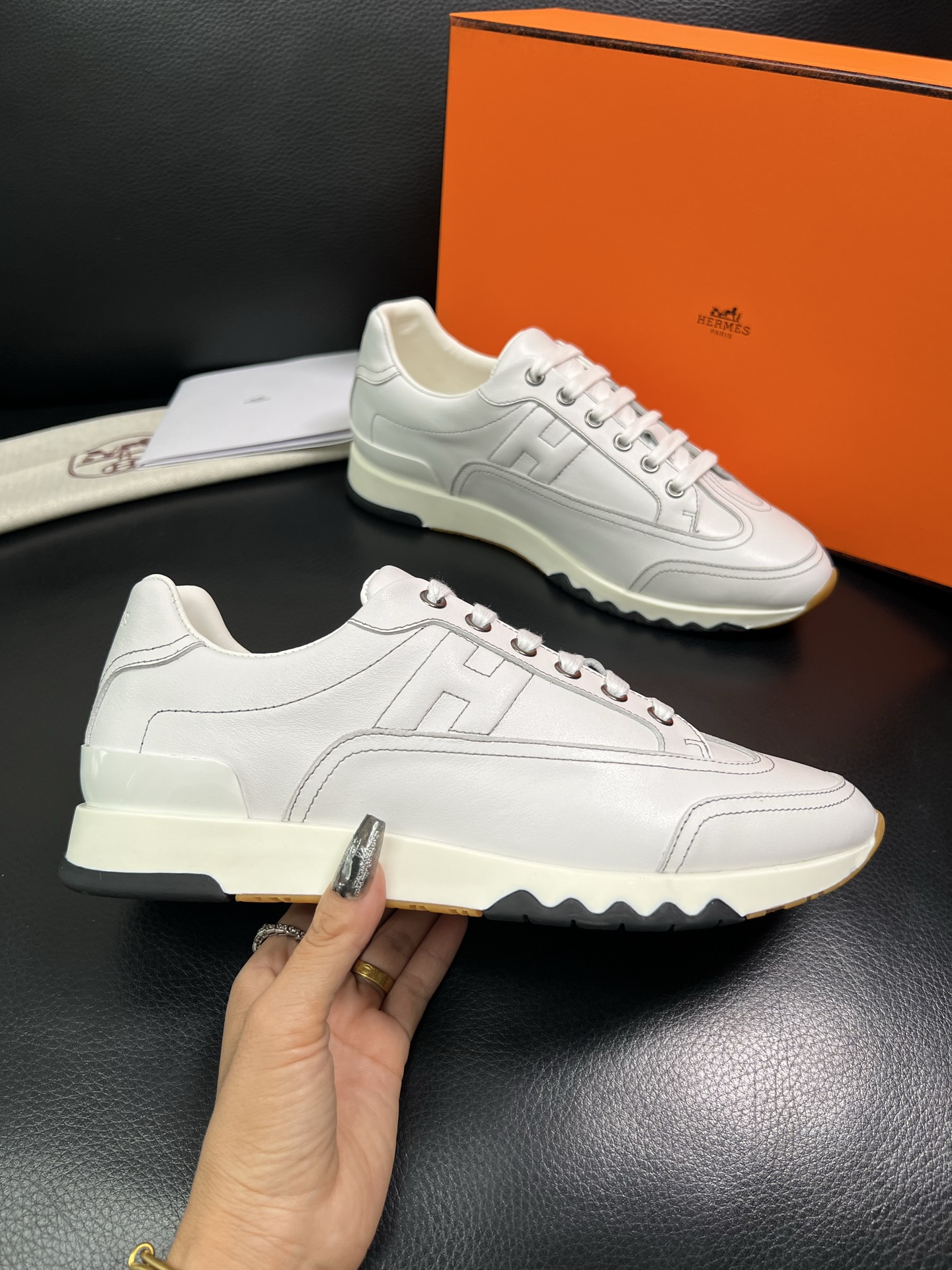 Hermes 顶级工艺品 爱马仕 专柜同步 原厂配置，意大利进口原版牛皮面料，高品质拼接工艺，全进口水染