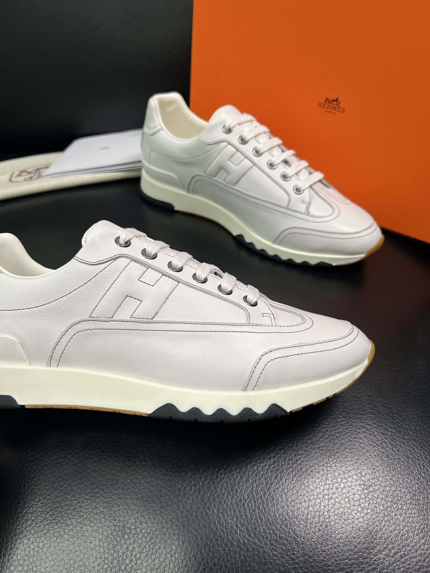 Hermes 顶级工艺品 爱马仕 专柜同步 原厂配置，意大利进口原版牛皮面料，高品质拼接工艺，全进口水染