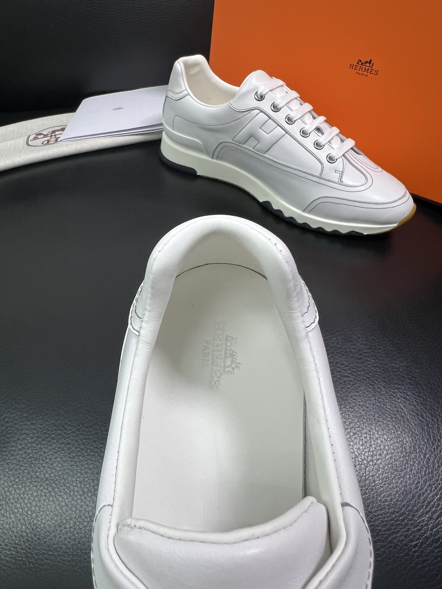 Hermes 顶级工艺品 爱马仕 专柜同步 原厂配置，意大利进口原版牛皮面料，高品质拼接工艺，全进口水染
