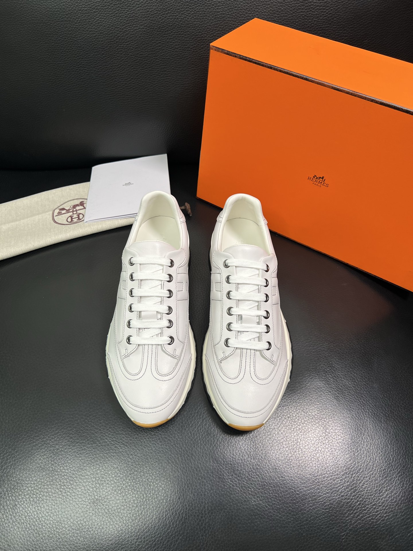Hermes 顶级工艺品 爱马仕 专柜同步 原厂配置，意大利进口原版牛皮面料，高品质拼接工艺，全进口水染