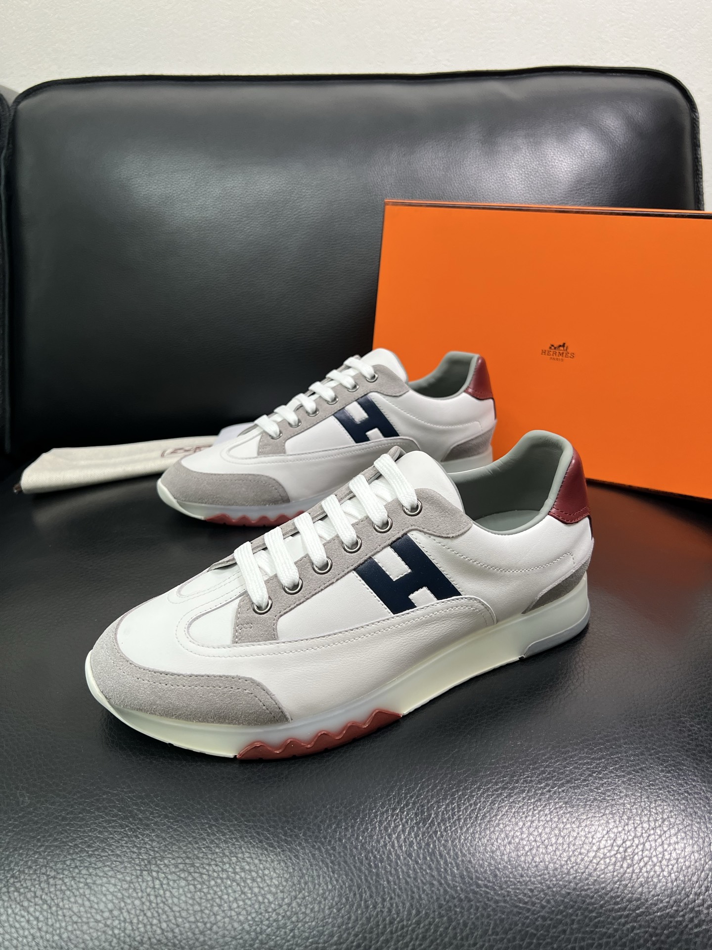 Hermes 顶级工艺品 爱马仕 专柜同步 原厂配置，意大利进口原版牛皮面料，高品质拼接工艺，全进口水染