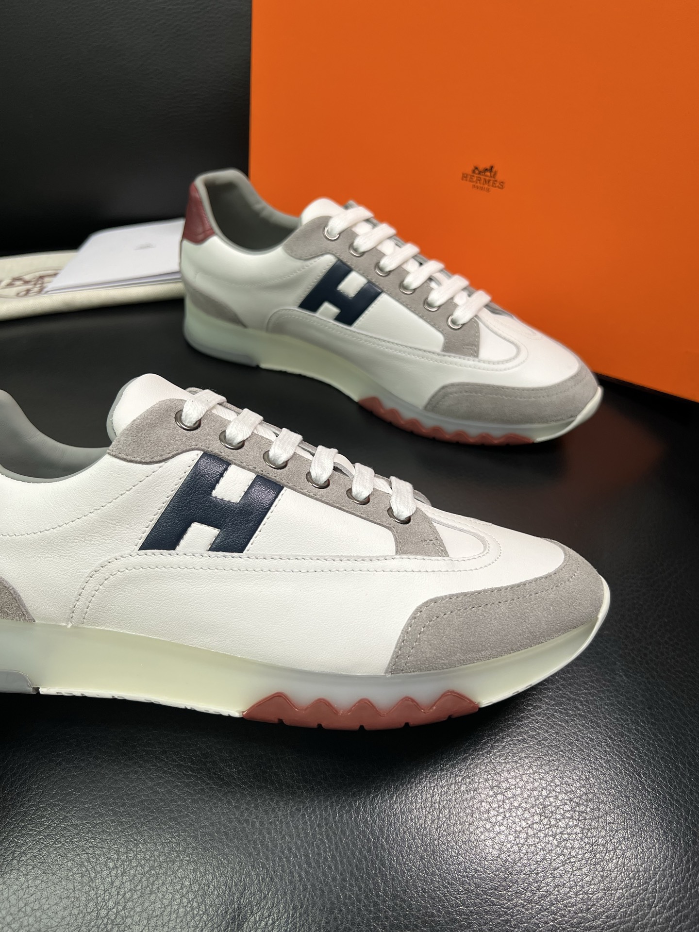 Hermes 顶级工艺品 爱马仕 专柜同步 原厂配置，意大利进口原版牛皮面料，高品质拼接工艺，全进口水染