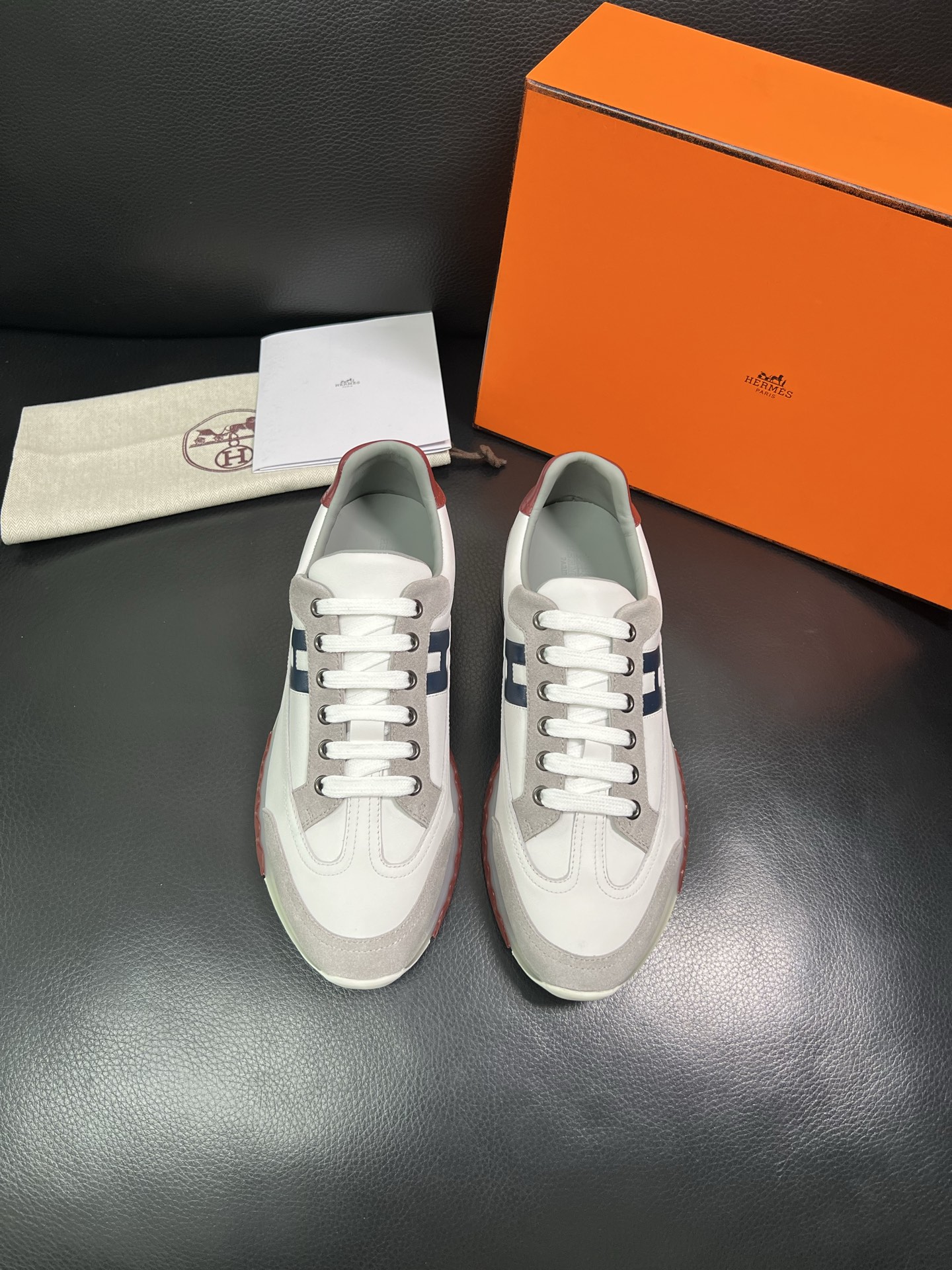 Hermes 顶级工艺品 爱马仕 专柜同步 原厂配置，意大利进口原版牛皮面料，高品质拼接工艺，全进口水染