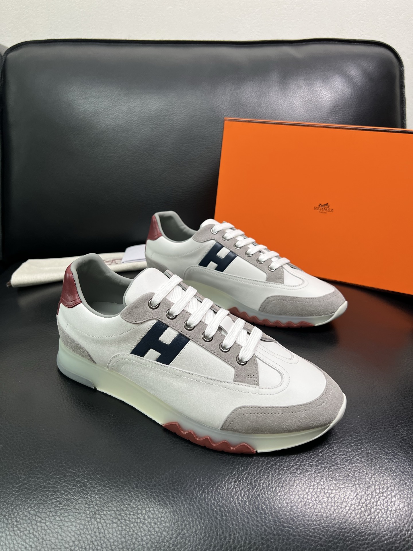 Hermes 顶级工艺品 爱马仕 专柜同步 原厂配置，意大利进口原版牛皮面料，高品质拼接工艺，全进口水染