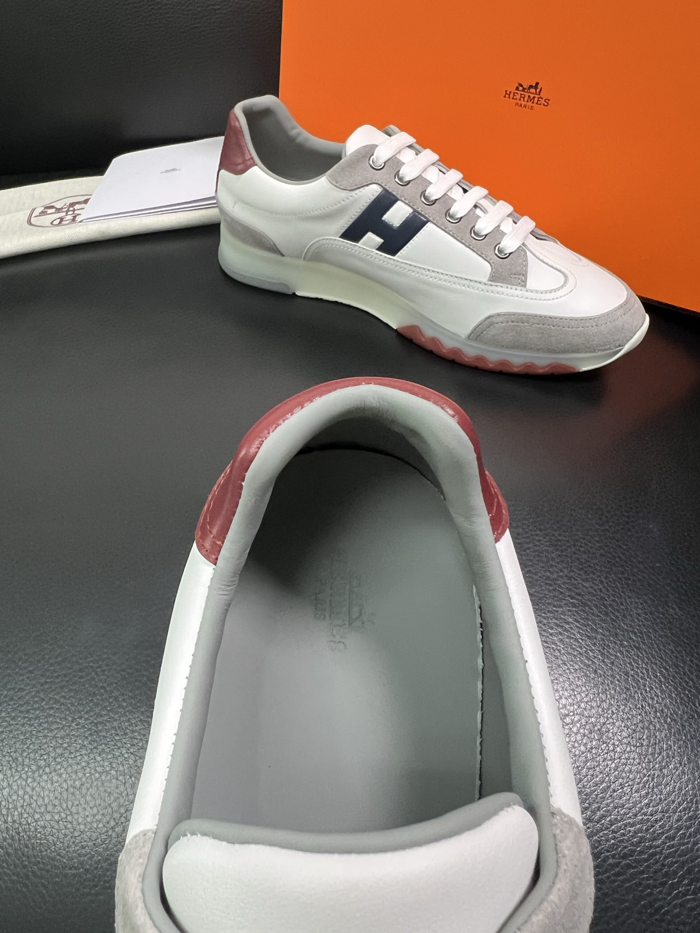 Hermes 顶级工艺品 爱马仕 专柜同步 原厂配置，意大利进口原版牛皮面料，高品质拼接工艺，全进口水染