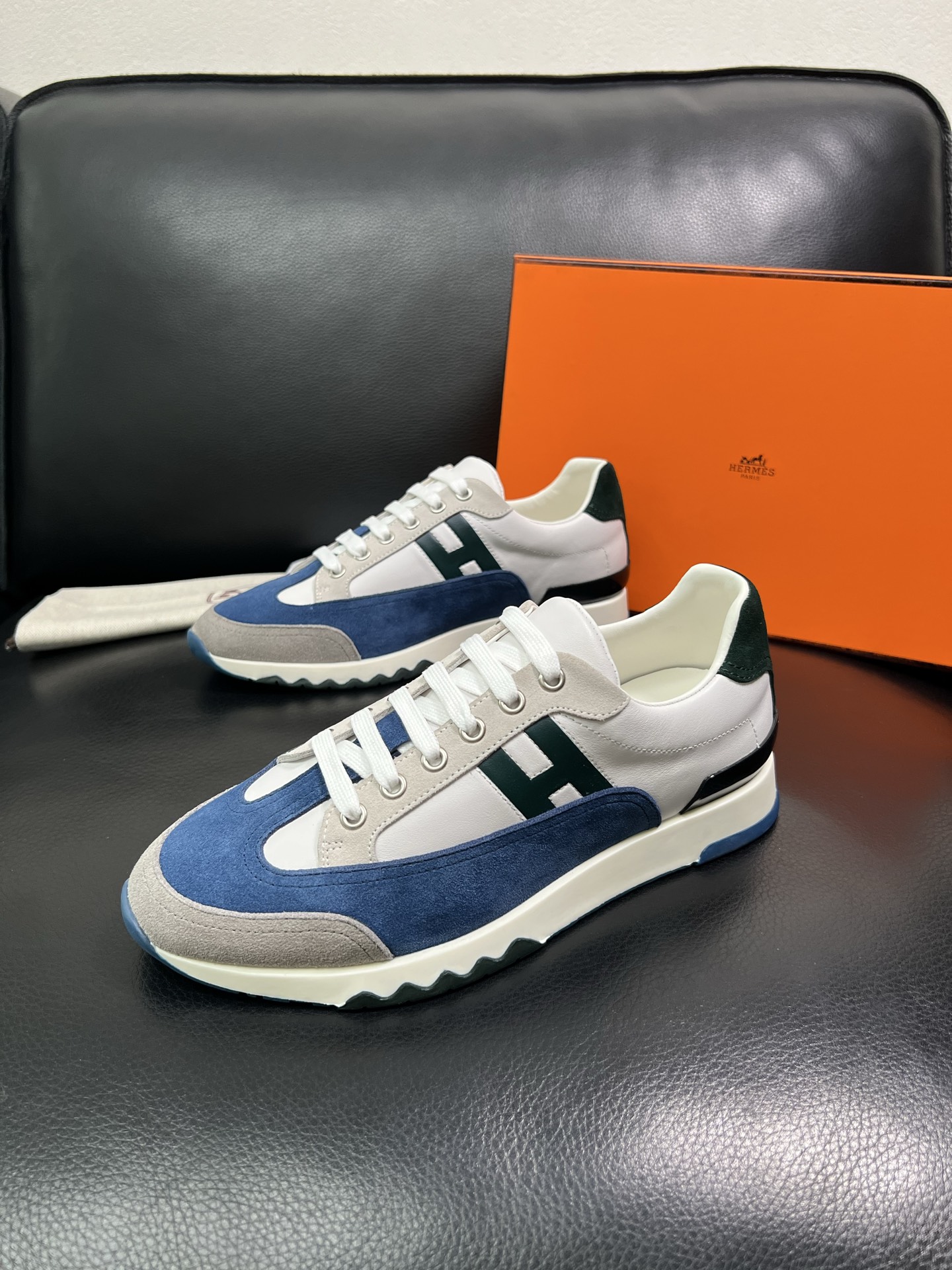 Hermes 顶级工艺品 爱马仕 专柜同步 原厂配置，意大利进口原版牛皮面料，高品质拼接工艺，全进口水染