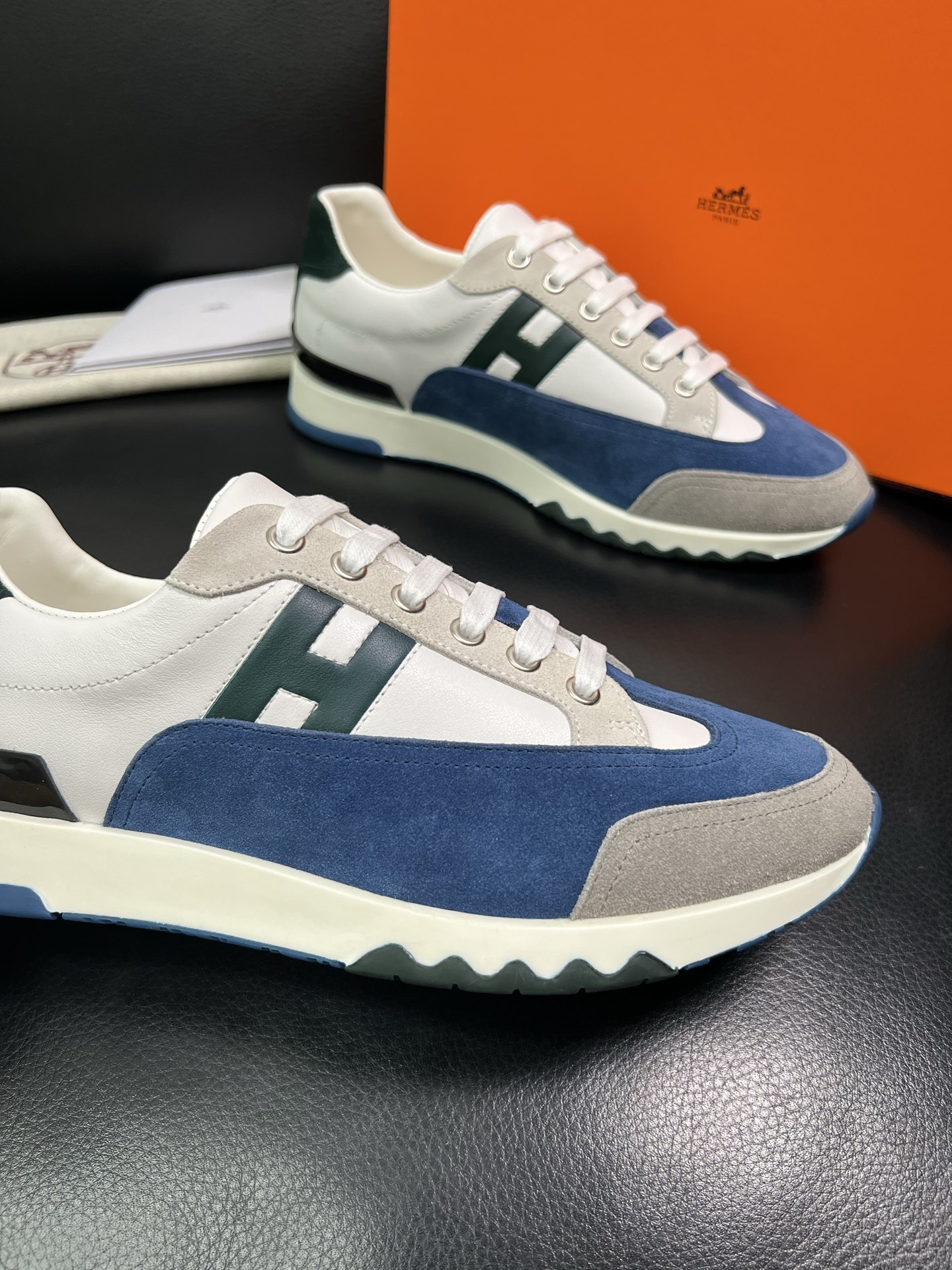 Hermes 顶级工艺品 爱马仕 专柜同步 原厂配置，意大利进口原版牛皮面料，高品质拼接工艺，全进口水染