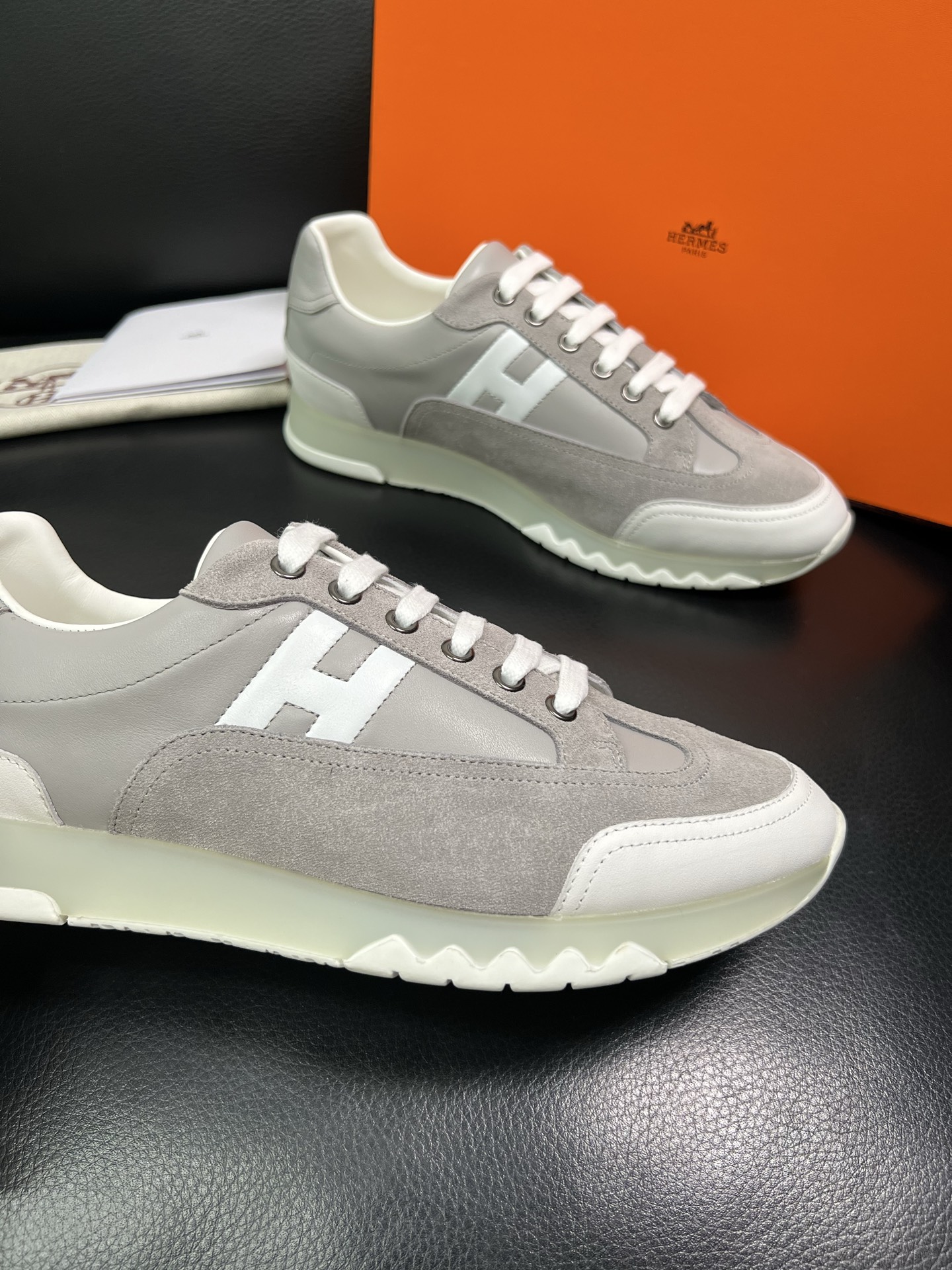 Hermes 顶级工艺品 爱马仕 专柜同步 原厂配置，意大利进口原版牛皮面料，高品质拼接工艺，全进口水染