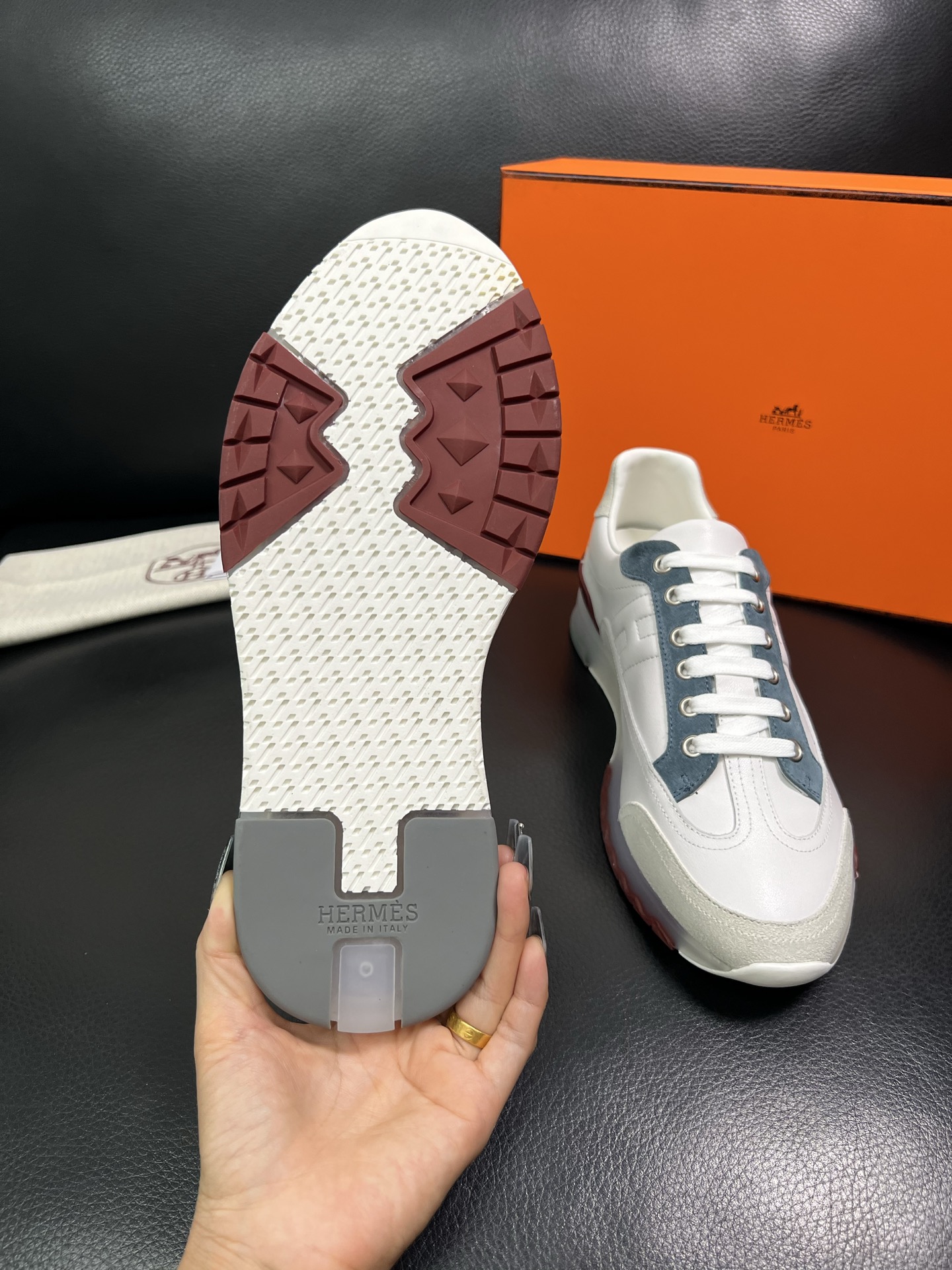 Hermes 顶级工艺品 爱马仕 专柜同步 原厂配置，意大利进口原版牛皮面料，高品质拼接工艺，全进口水染