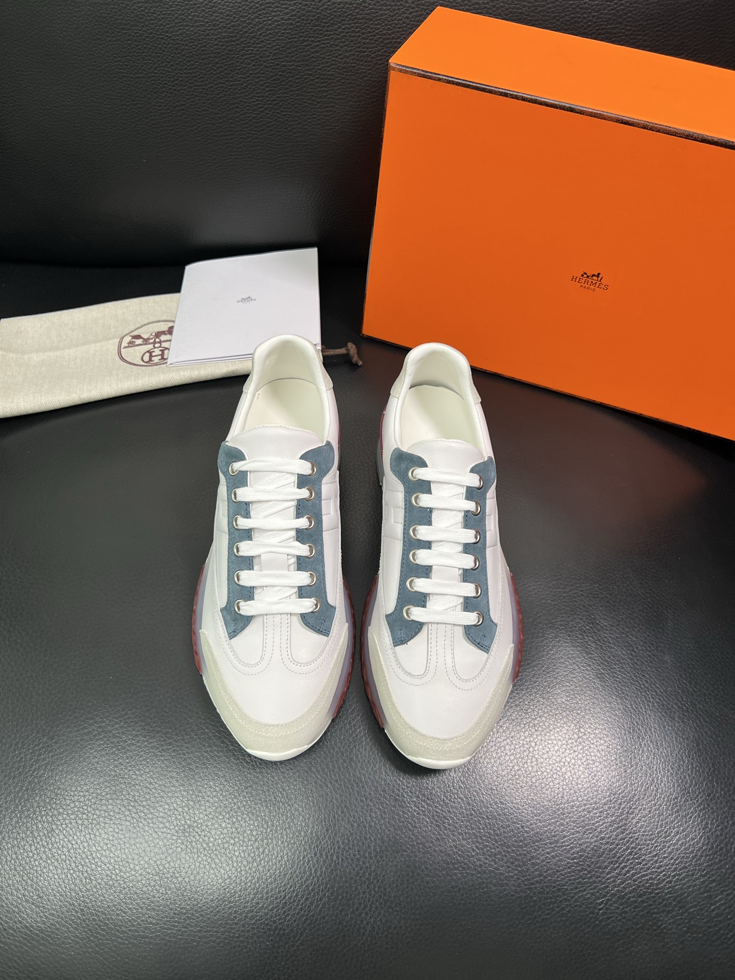 Hermes 顶级工艺品 爱马仕 专柜同步 原厂配置，意大利进口原版牛皮面料，高品质拼接工艺，全进口水染