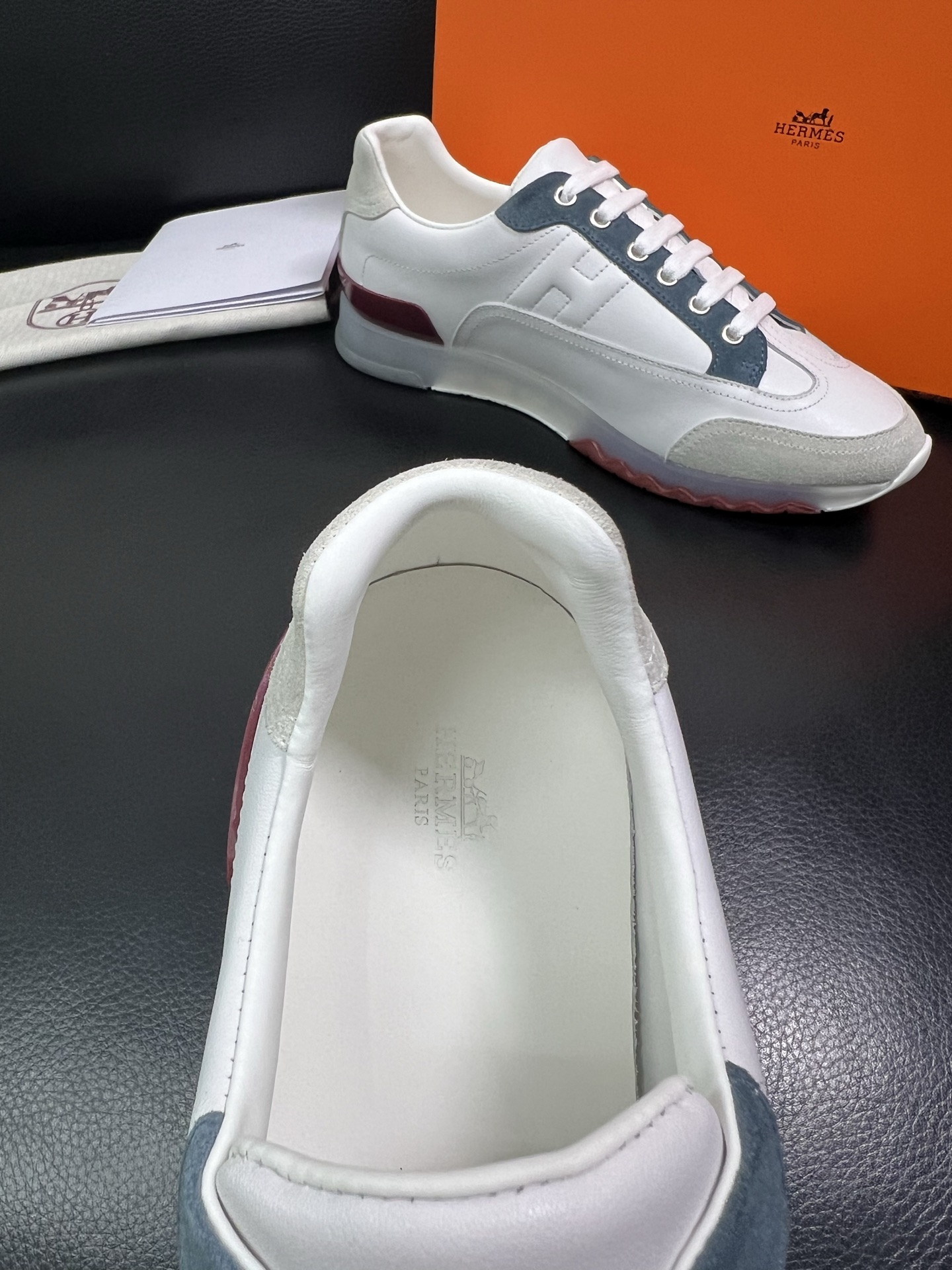 Hermes 顶级工艺品 爱马仕 专柜同步 原厂配置，意大利进口原版牛皮面料，高品质拼接工艺，全进口水染